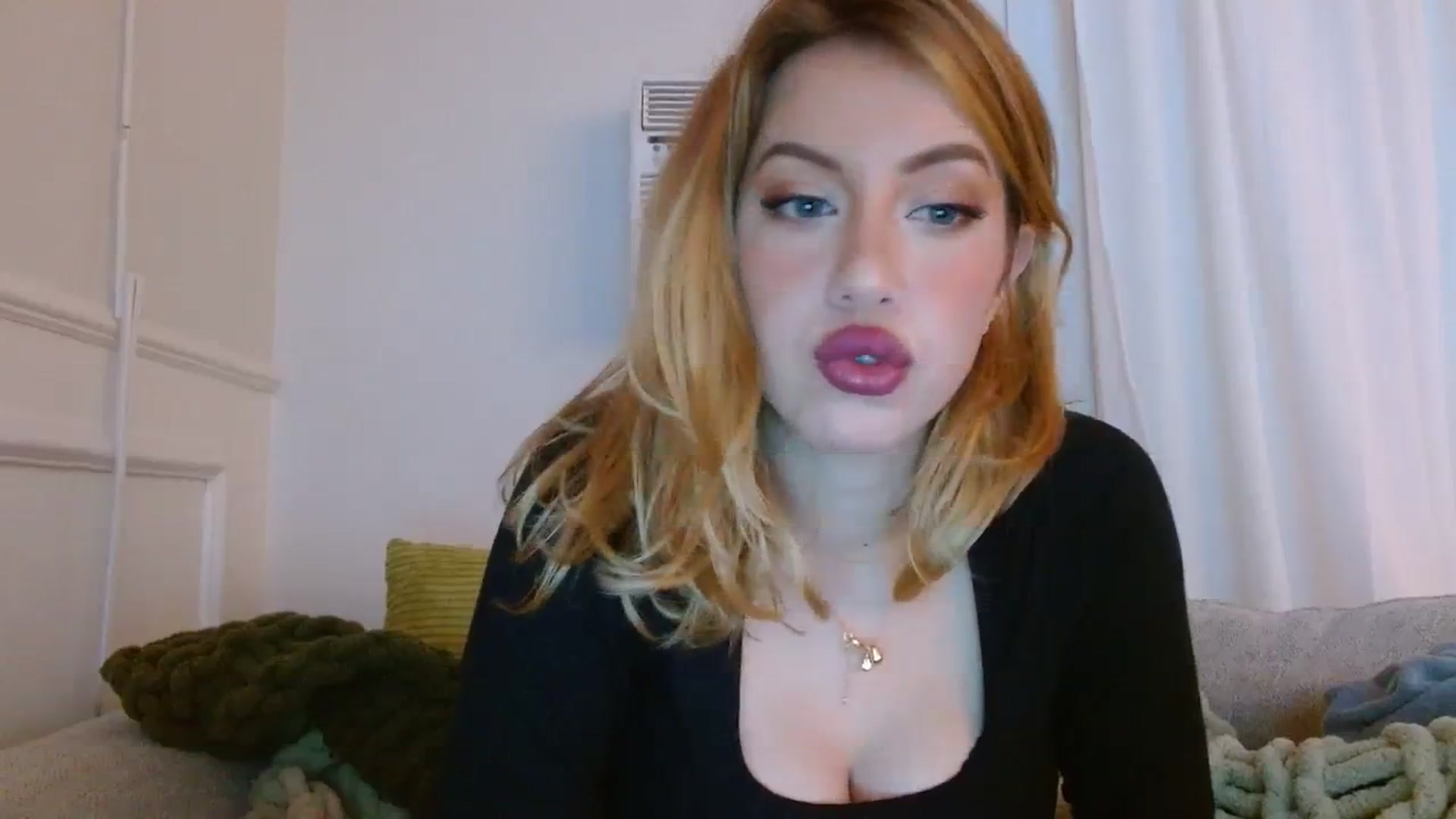 Gallery image thumbnail from SamIvery's myfreecams stream on, 01/25/2024, 04:33 image 4 of 20