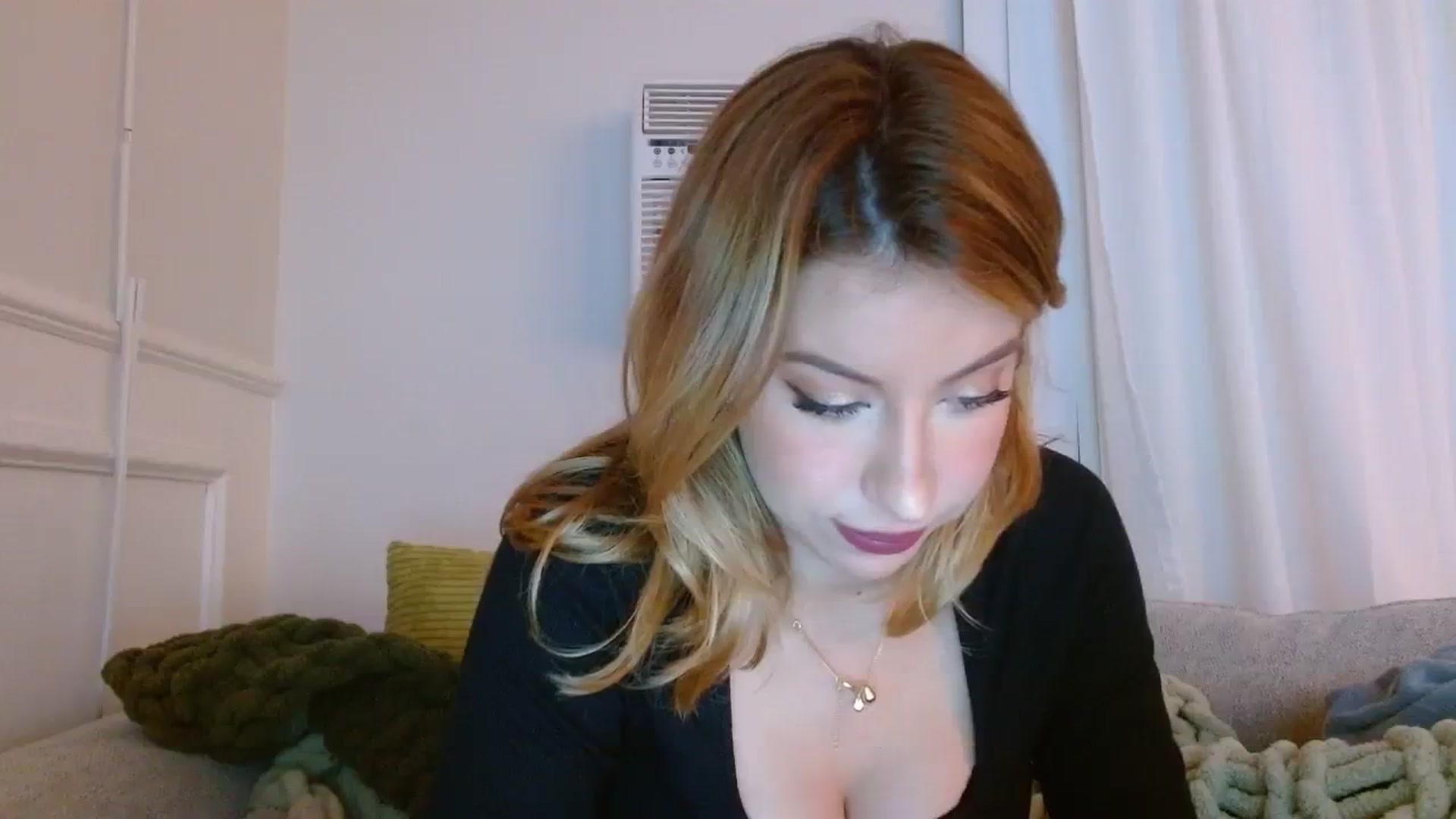 Gallery image thumbnail from SamIvery's myfreecams stream on, 01/25/2024, 04:33 image 3 of 20