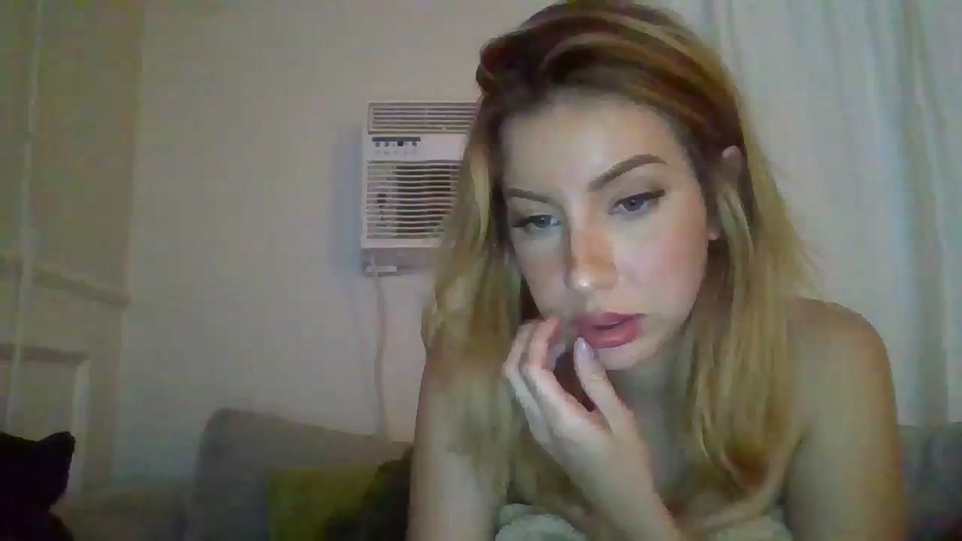 Gallery image thumbnail from SamIvery's myfreecams stream on, 01/26/2024, 06:04 image 13 of 20