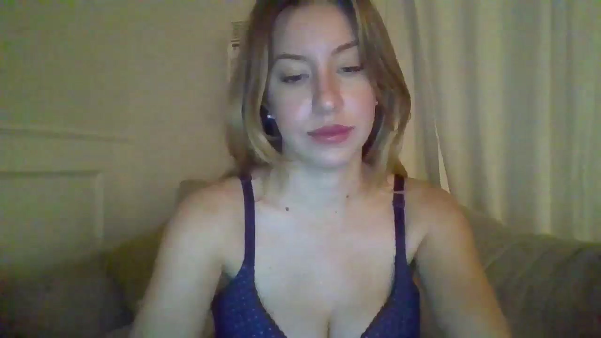 Gallery image thumbnail from SamIvery's myfreecams stream on, 03/04/2024, 06:55 image 9 of 20