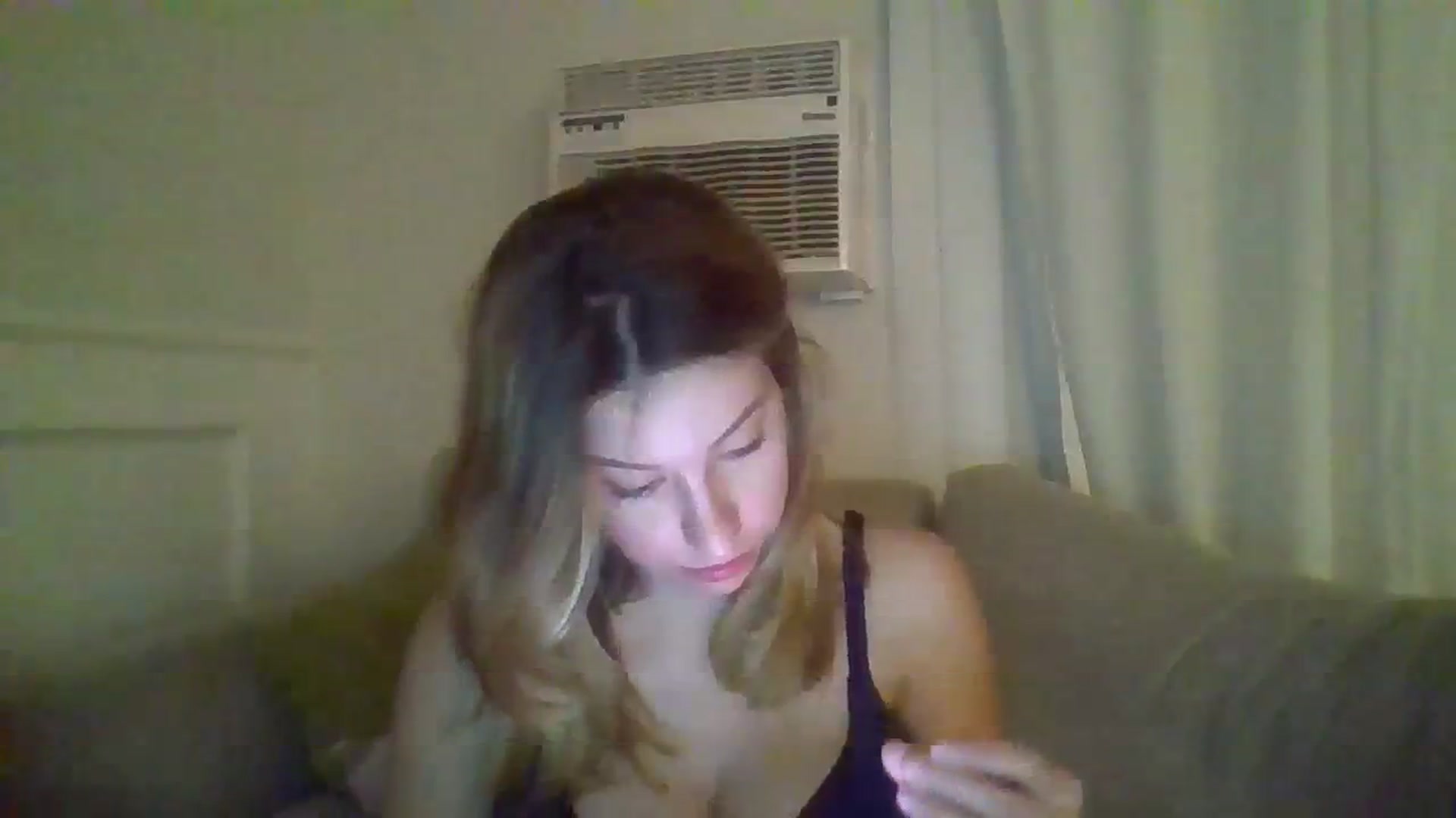 Gallery image thumbnail from SamIvery's myfreecams stream on, 03/04/2024, 06:55 image 15 of 20