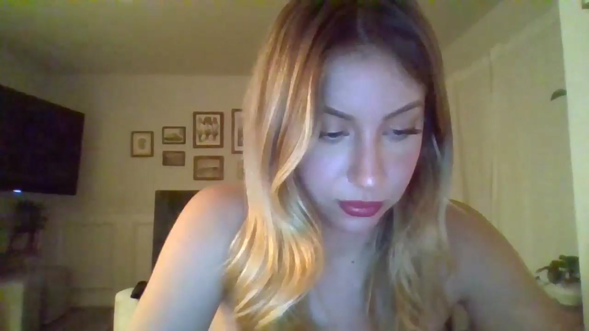 Gallery image thumbnail from SamIvery's myfreecams stream on, 04/25/2024, 06:20 image 7 of 20