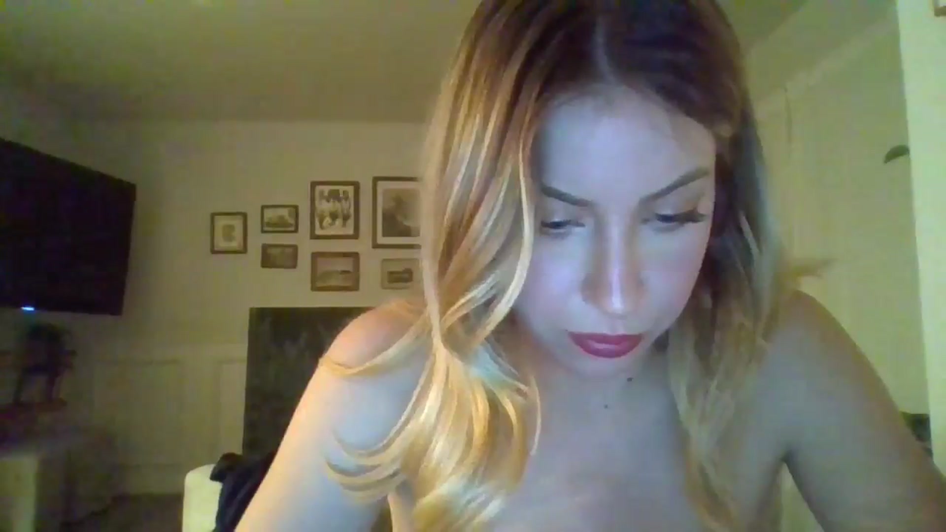 Gallery image thumbnail from SamIvery's myfreecams stream on, 04/25/2024, 06:20 image 11 of 20