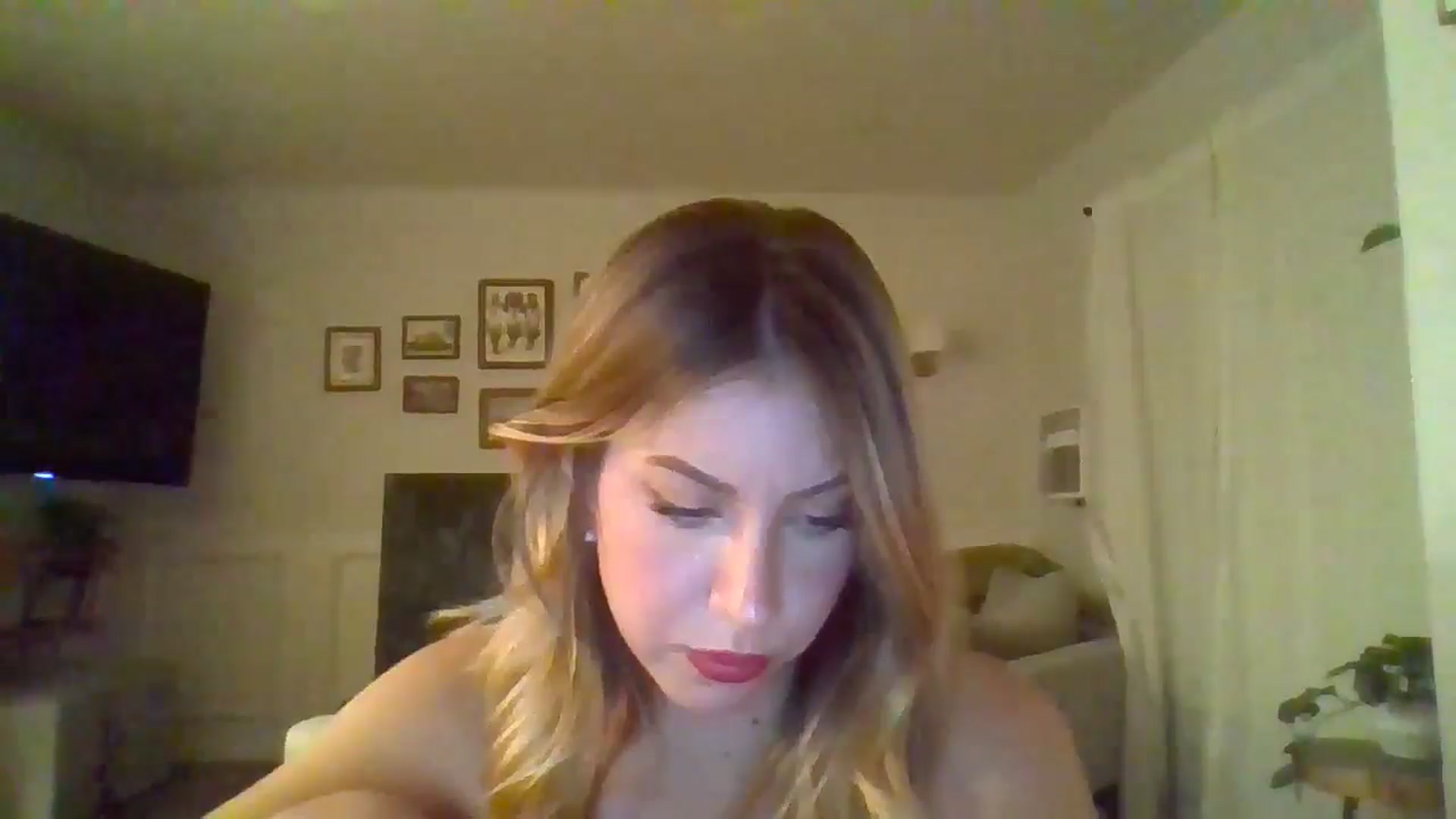 Gallery image thumbnail from SamIvery's myfreecams stream on, 04/25/2024, 06:20 image 19 of 20