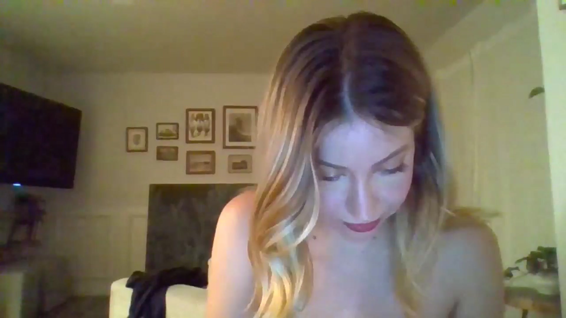 Gallery image thumbnail from SamIvery's myfreecams stream on, 04/25/2024, 06:20 image 12 of 20