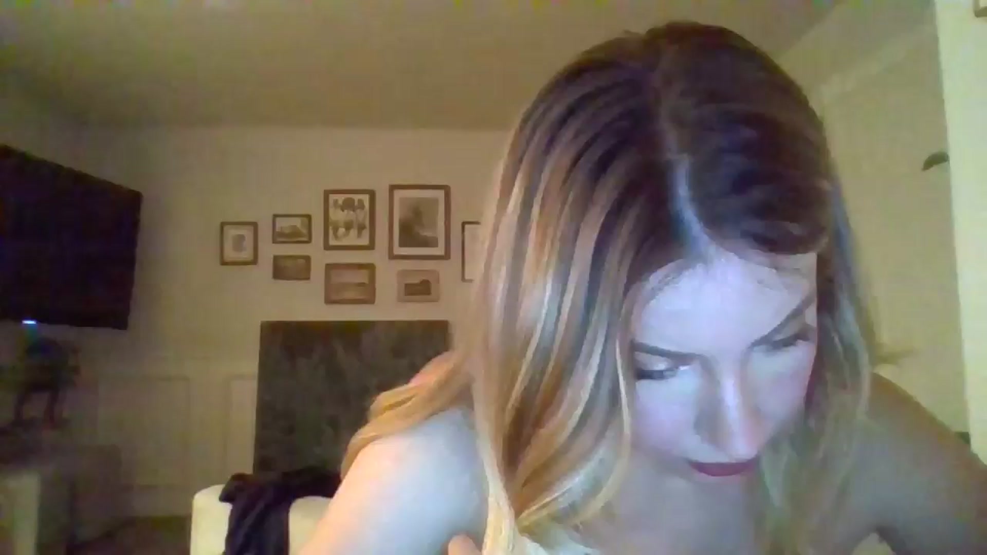 Gallery image thumbnail from SamIvery's myfreecams stream on, 04/25/2024, 06:20 image 10 of 20