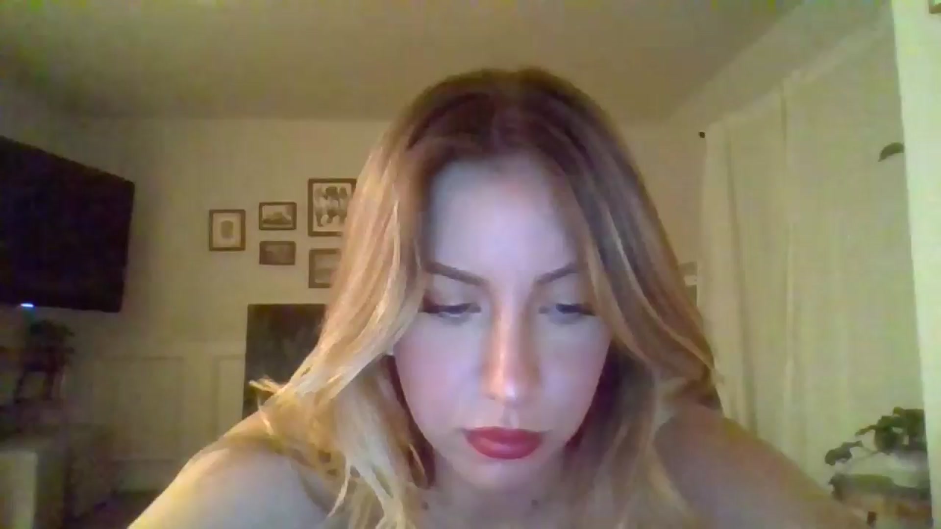Gallery image thumbnail from SamIvery's myfreecams stream on, 04/25/2024, 06:20 image 14 of 20