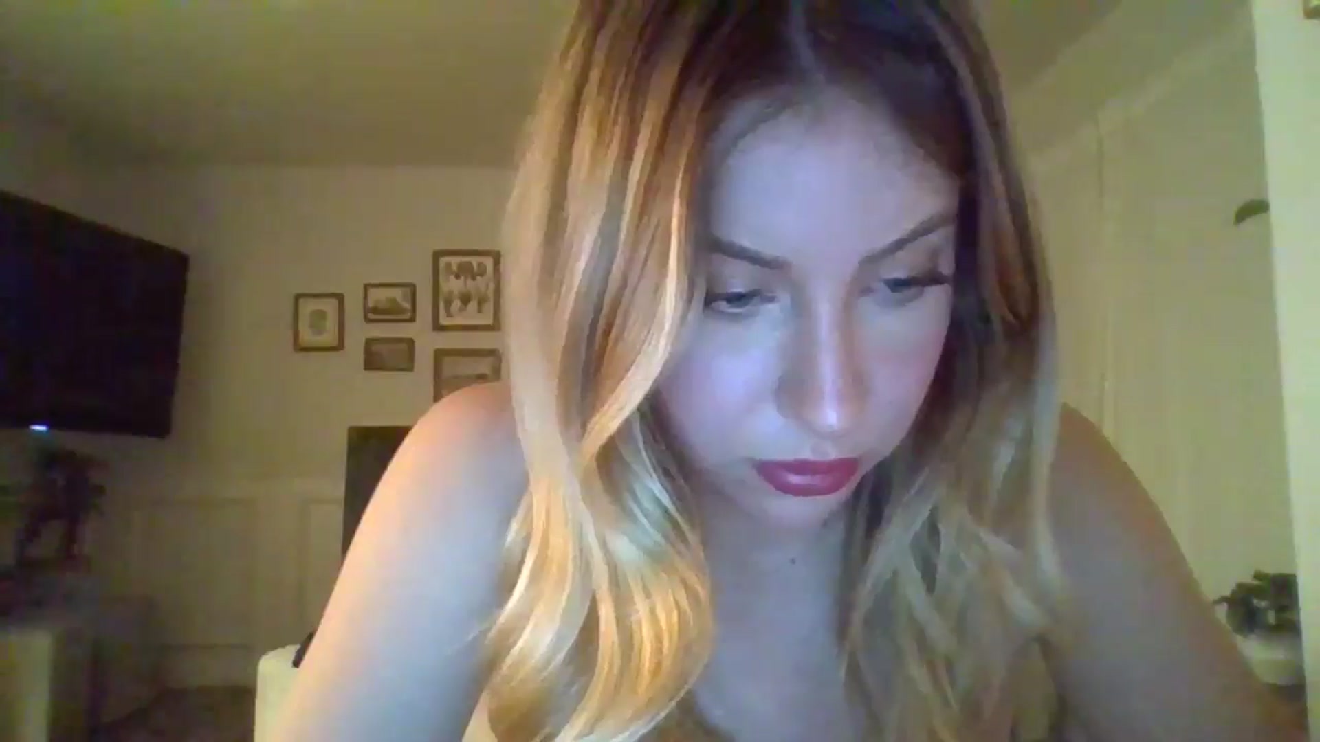 Gallery image thumbnail from SamIvery's myfreecams stream on, 04/25/2024, 06:20 image 8 of 20