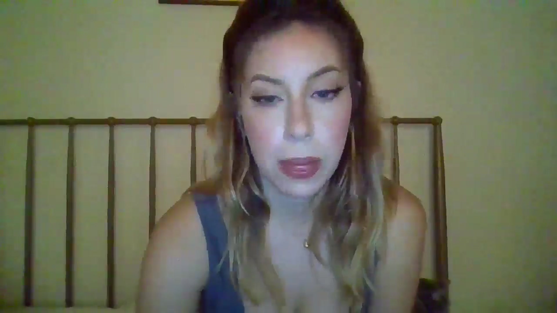 Gallery image thumbnail from SamIvery's myfreecams stream on, 05/03/2024, 04:31 image 11 of 20