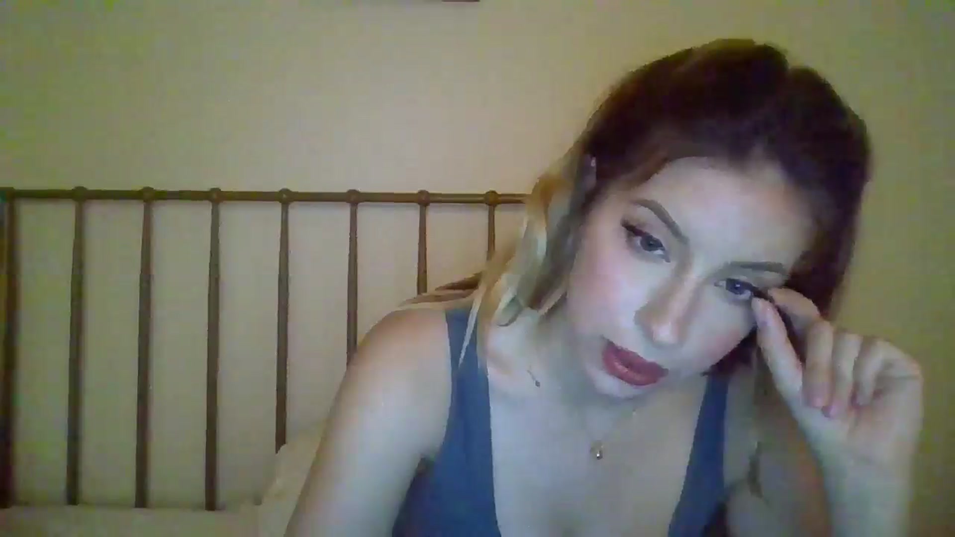 Gallery image thumbnail from SamIvery's myfreecams stream on, 05/03/2024, 04:31 image 10 of 20