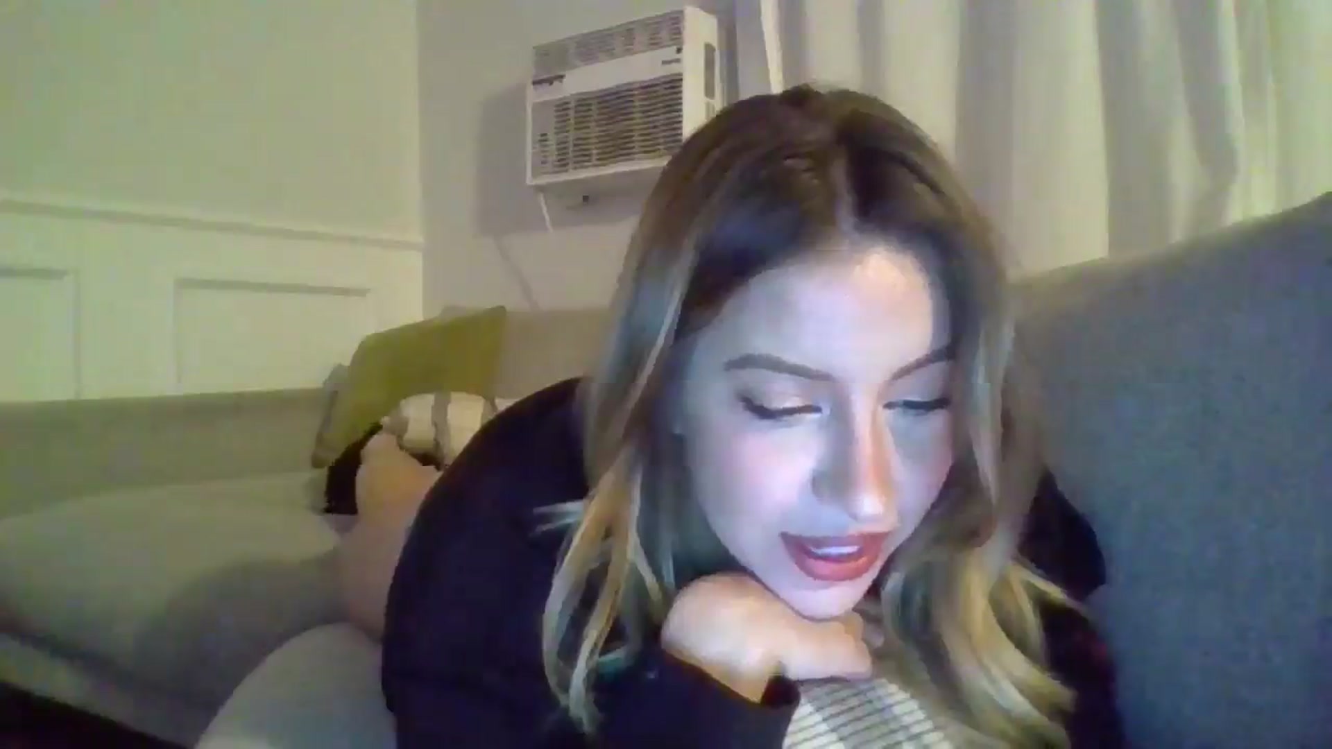 Gallery image thumbnail from SamIvery's myfreecams stream on, 05/07/2024, 04:11 image 12 of 20