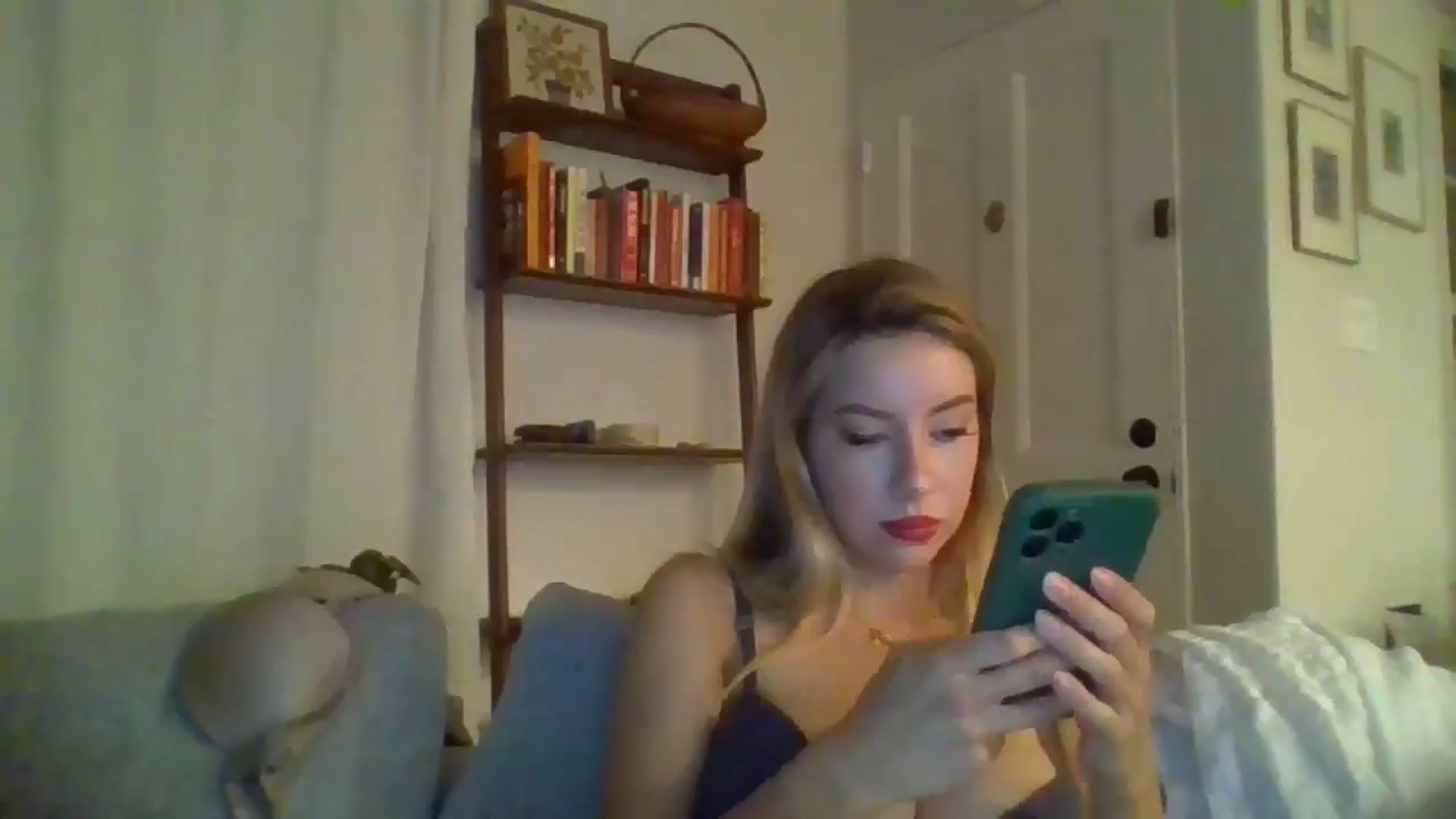 Gallery image thumbnail from SamIvery's myfreecams stream on, 07/02/2024, 05:25 image 2 of 20