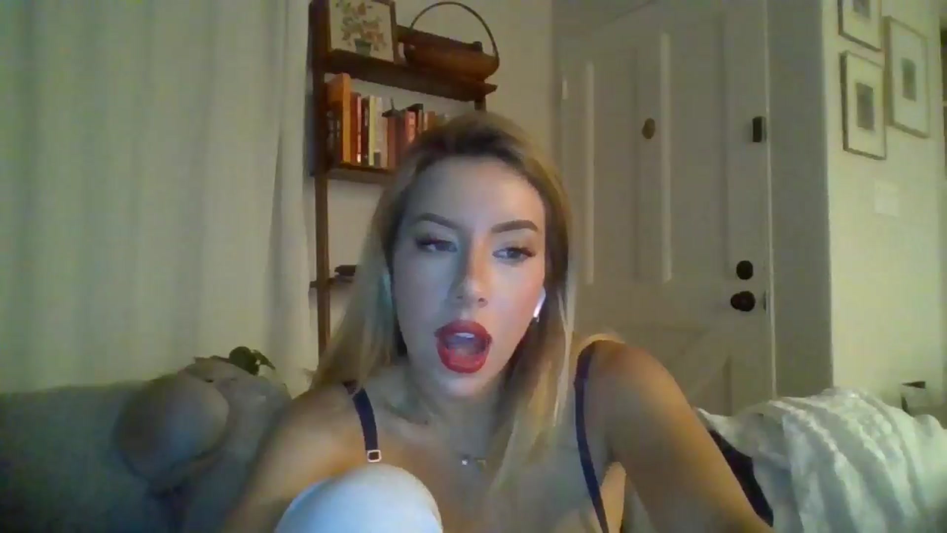 Gallery image thumbnail from SamIvery's myfreecams stream on, 07/02/2024, 05:25 image 3 of 20