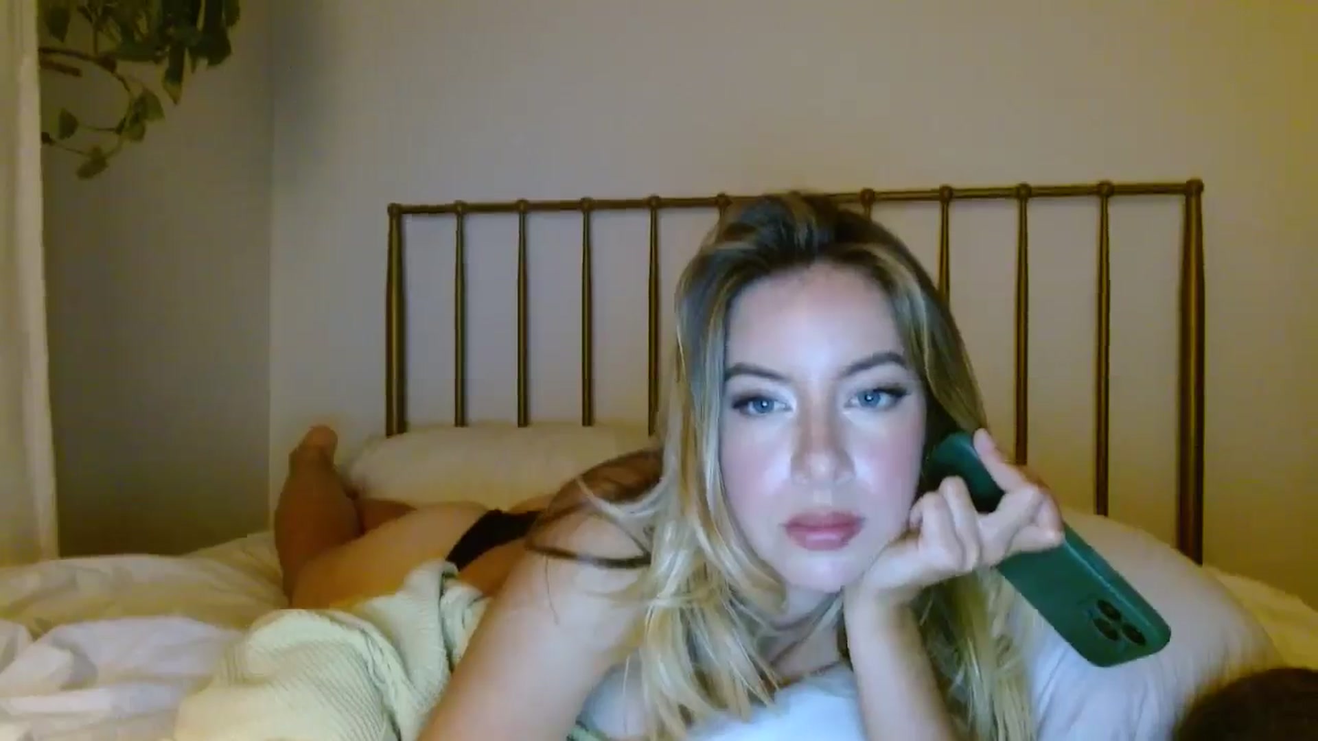 Gallery image thumbnail from SamIvery's myfreecams stream on, 07/23/2024, 05:06 image 17 of 20