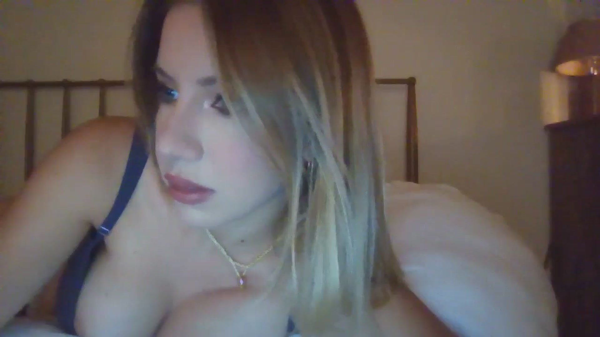 Gallery image thumbnail from SamIvery's myfreecams stream on, 08/14/2024, 04:39 image 3 of 20