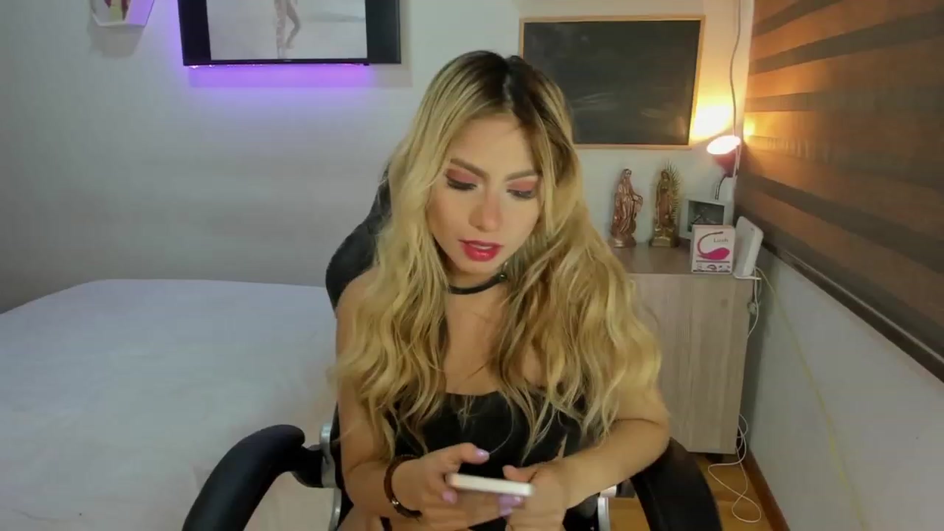 Gallery image thumbnail from Sam_Smiths's myfreecams stream on, 11/14/2022, 20:57 image 3 of 20