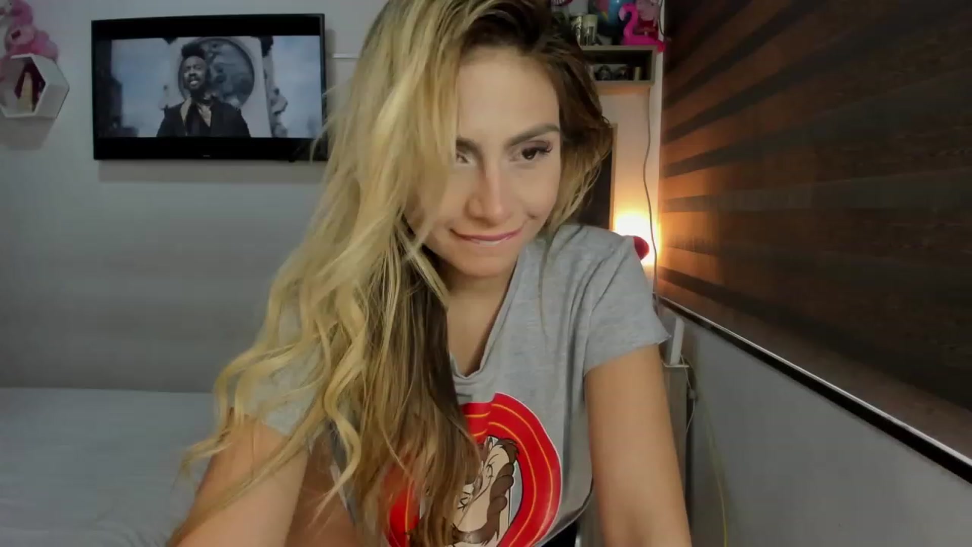 Gallery image thumbnail from Sam_Smiths's myfreecams stream on, 11/20/2022, 22:22 image 17 of 20