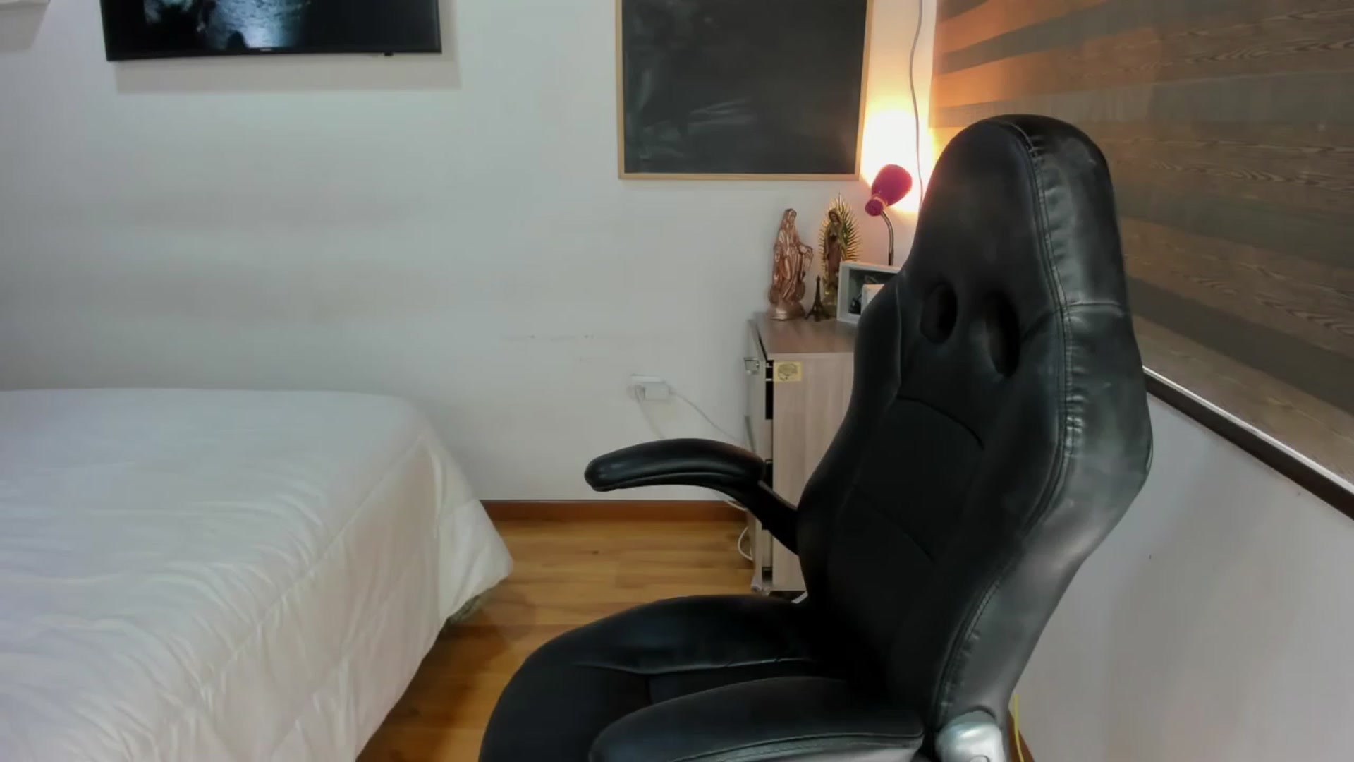 Gallery image thumbnail from Sam_Smiths's myfreecams stream on, 11/20/2022, 22:22 image 20 of 20