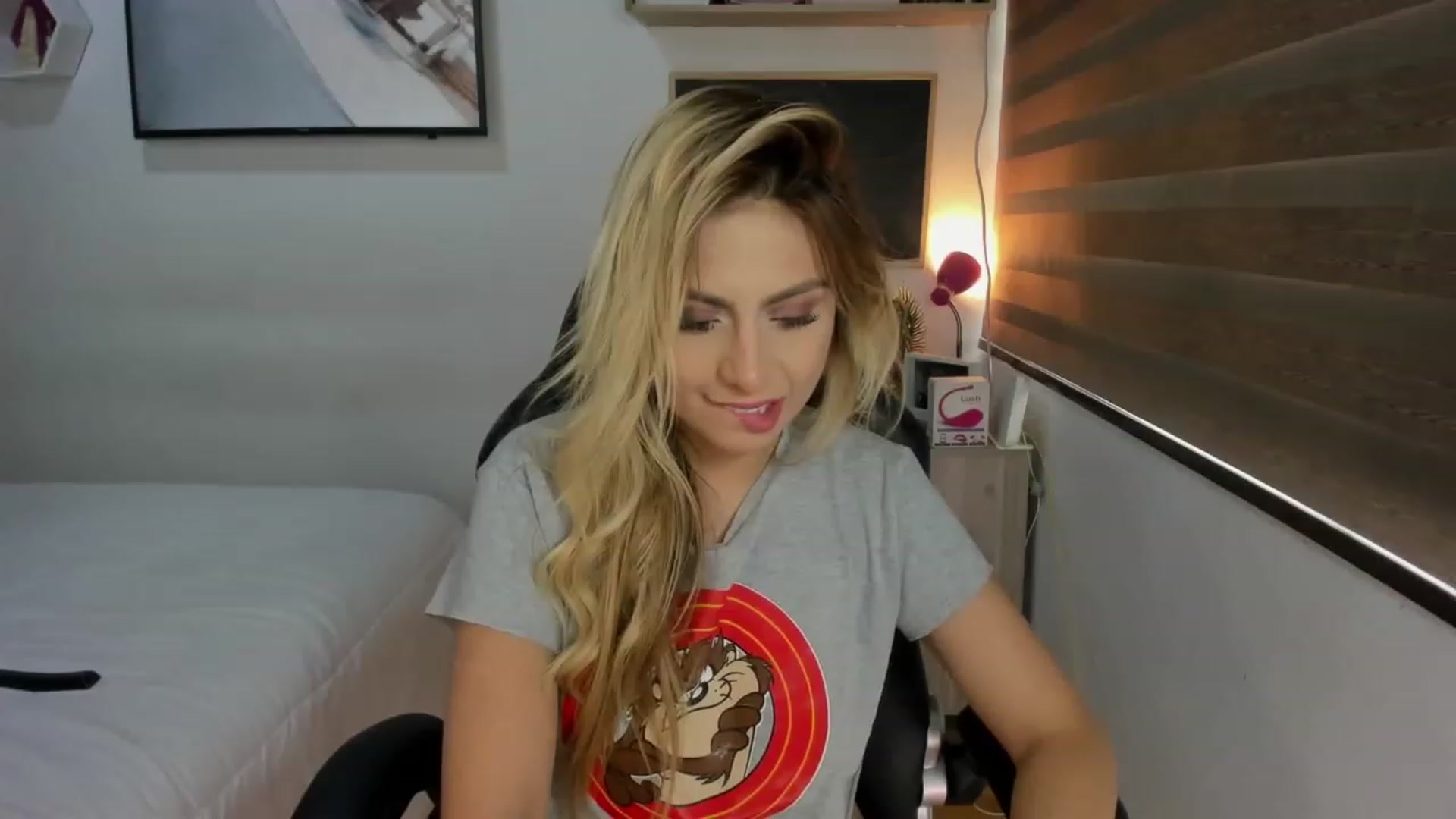 Gallery image thumbnail from Sam_Smiths's myfreecams stream on, 11/20/2022, 22:22 image 5 of 20