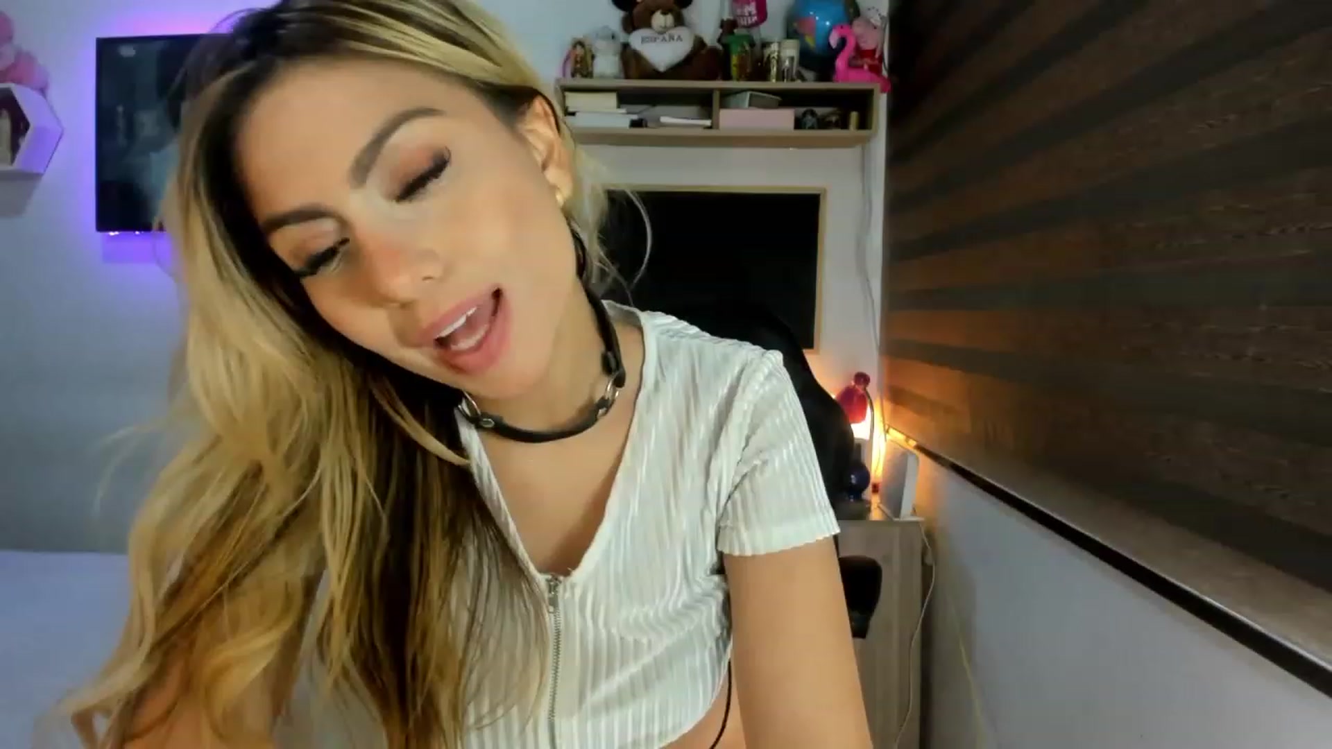 Gallery image thumbnail from Sam_Smiths's myfreecams stream on, 11/28/2022, 22:05 image 20 of 20