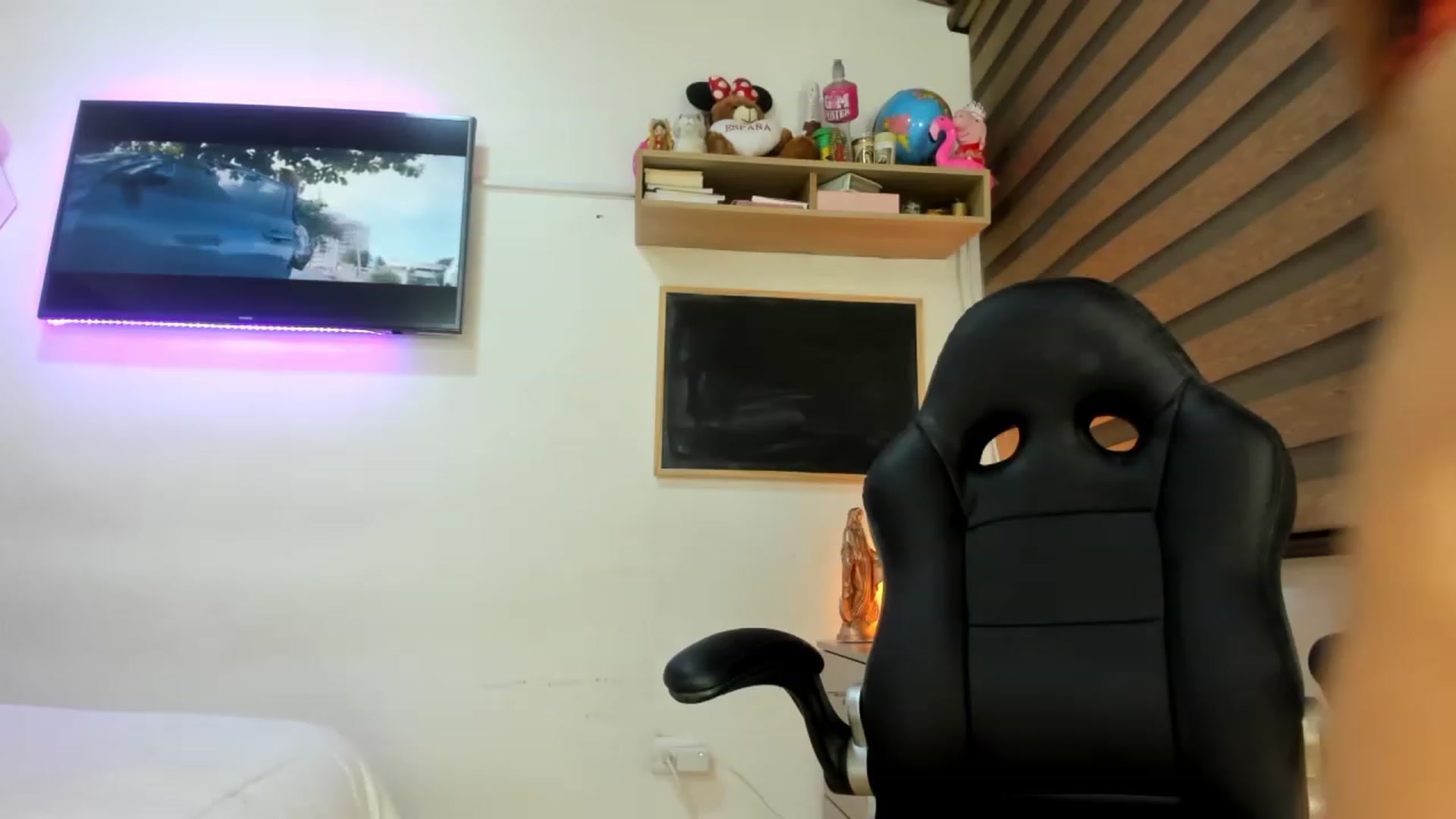 Gallery image thumbnail from Sam_Smiths's myfreecams stream on, 11/29/2022, 24:41 image 15 of 20