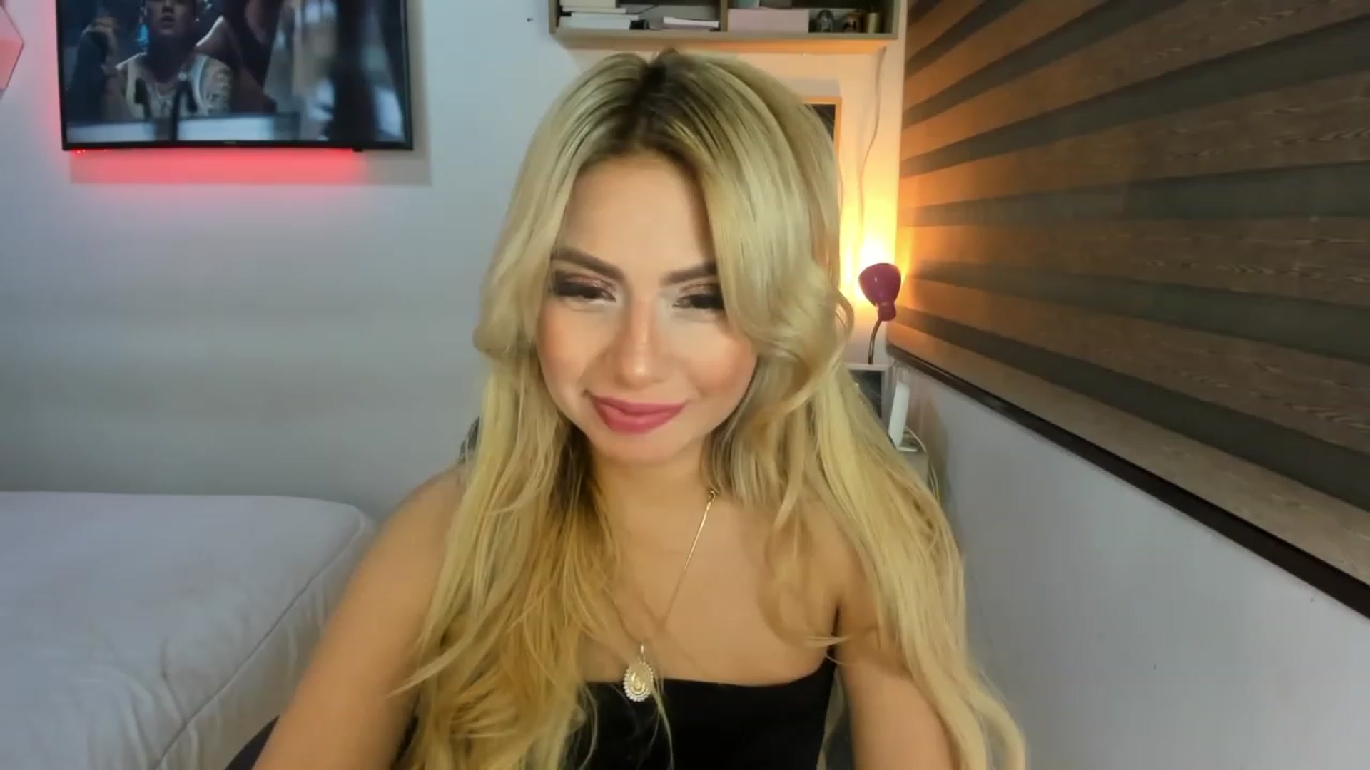Gallery image thumbnail from Sam_Smiths's myfreecams stream on, 12/26/2022, 02:01 image 2 of 20