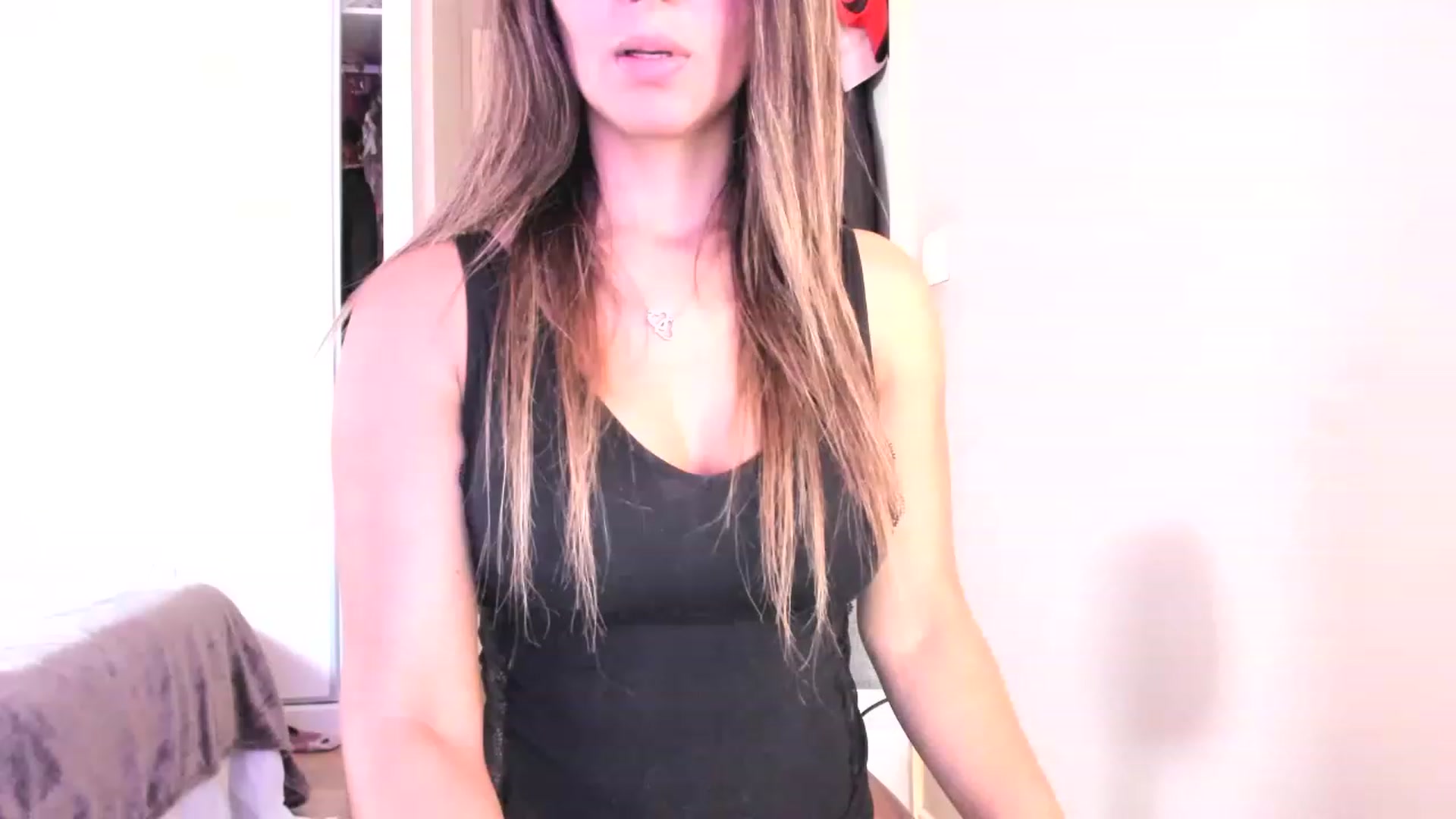Gallery image thumbnail from SamantaRendon's myfreecams stream on, 11/25/2022, 15:05 image 19 of 20