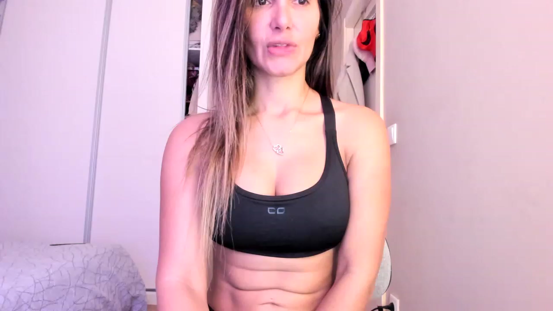 Gallery image thumbnail from SamantaRendon's myfreecams stream on, 12/01/2022, 10:22 image 2 of 20