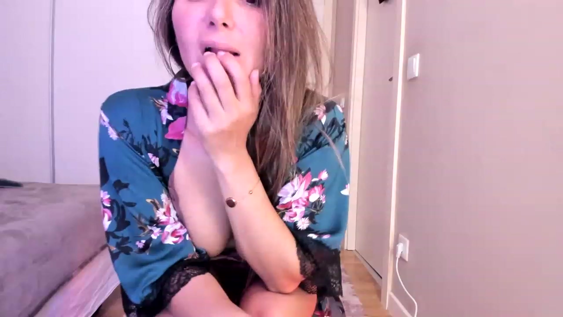 Gallery image thumbnail from SamantaRendon's myfreecams stream on, 12/04/2022, 19:40 image 7 of 20