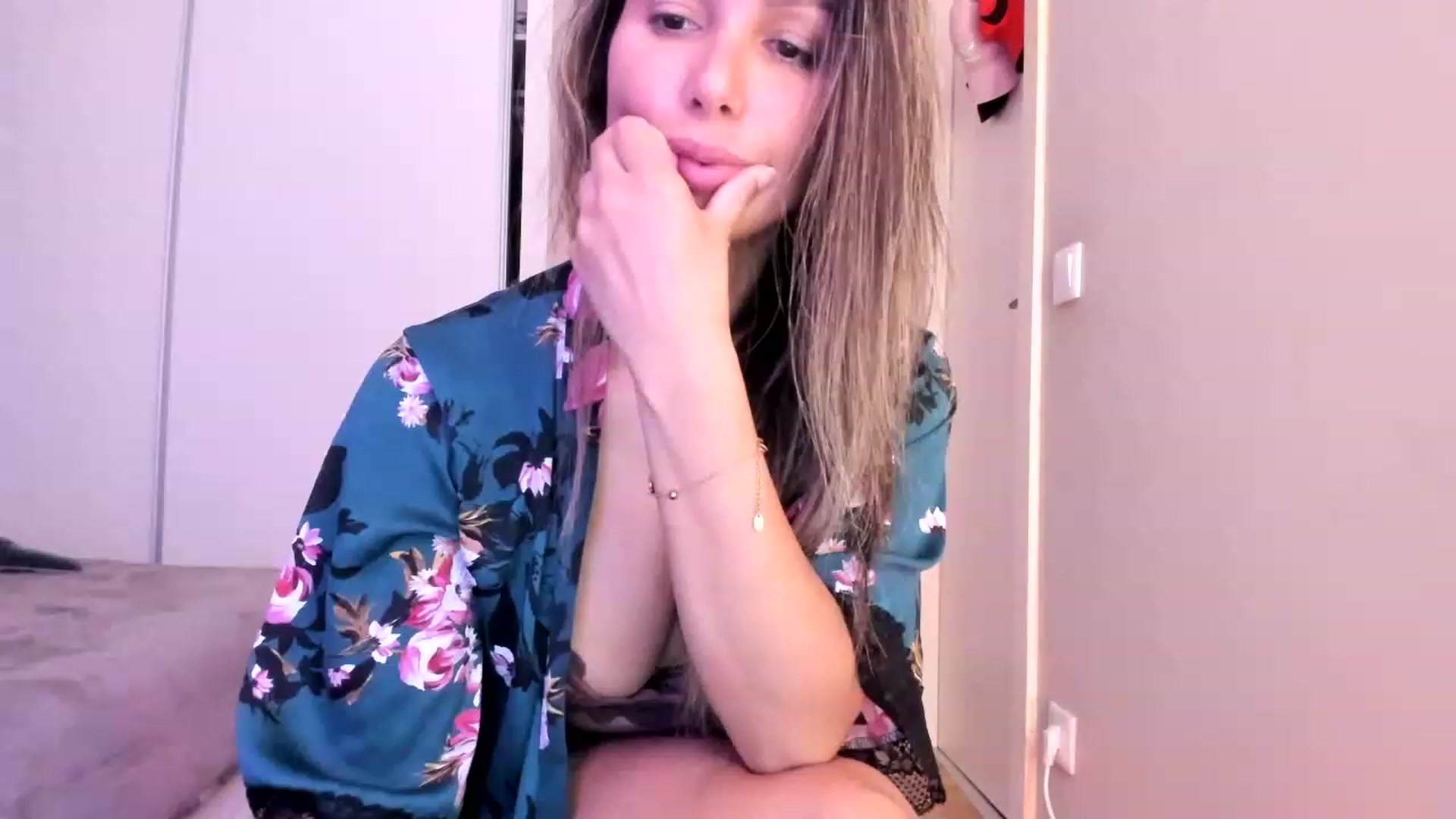 Gallery image thumbnail from SamantaRendon's myfreecams stream on, 12/04/2022, 19:40 image 13 of 20