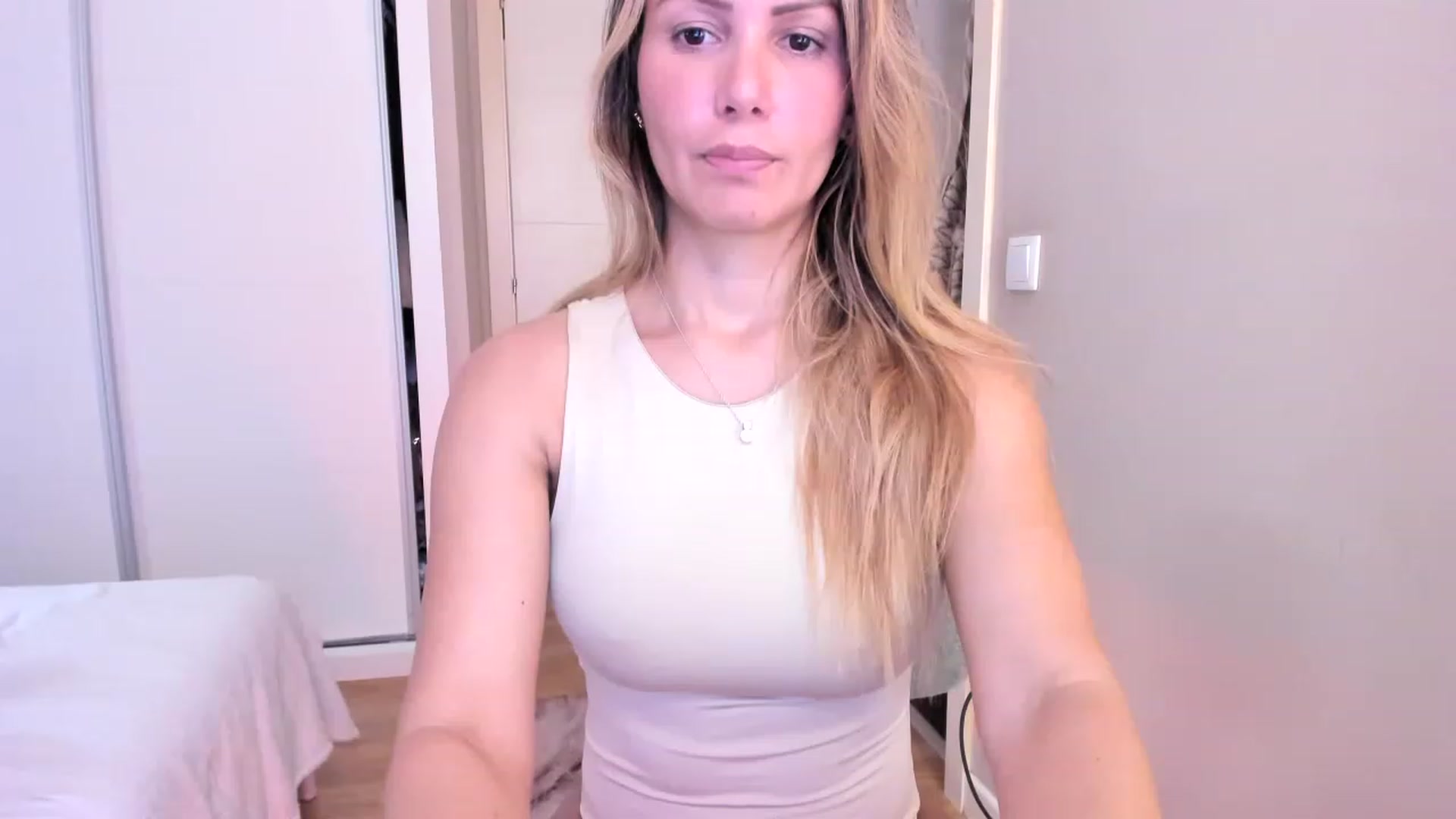 Gallery image thumbnail from SamantaRendon's myfreecams stream on, 02/23/2023, 14:43 image 16 of 20