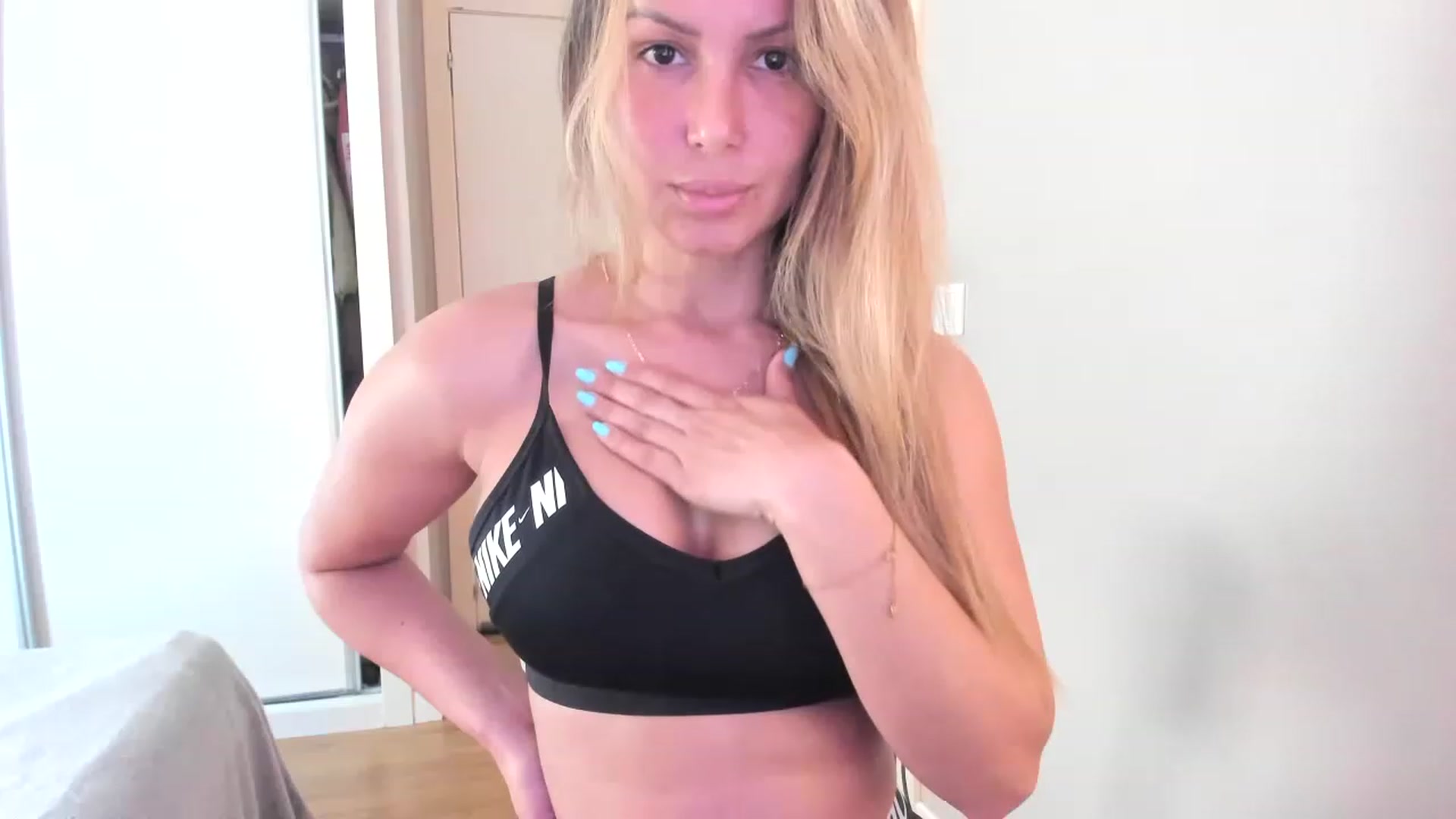 Gallery image thumbnail from SamantaRendon's myfreecams stream on, 03/10/2023, 14:28 image 19 of 20