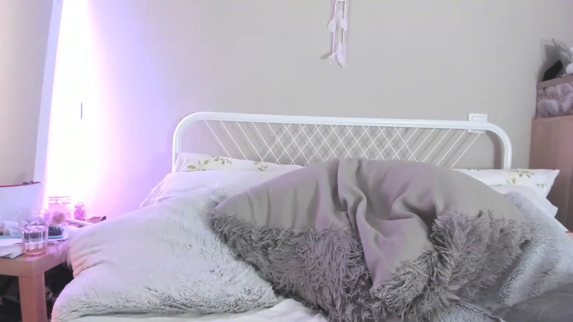 Gallery image thumbnail from SamantaRendon's myfreecams stream on, 04/18/2023, 24:21 image 19 of 20