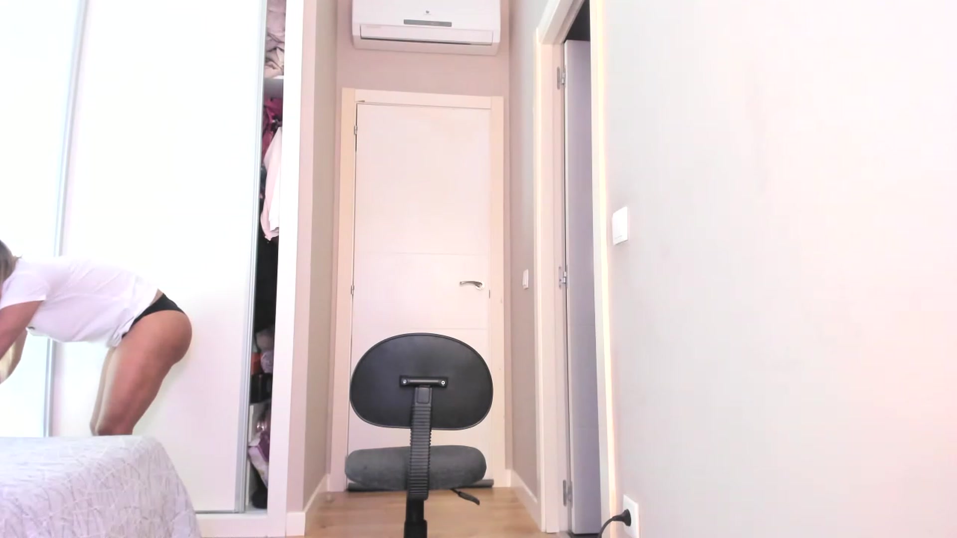 Gallery image thumbnail from SamantaRendon's myfreecams stream on, 05/12/2023, 18:44 image 6 of 20