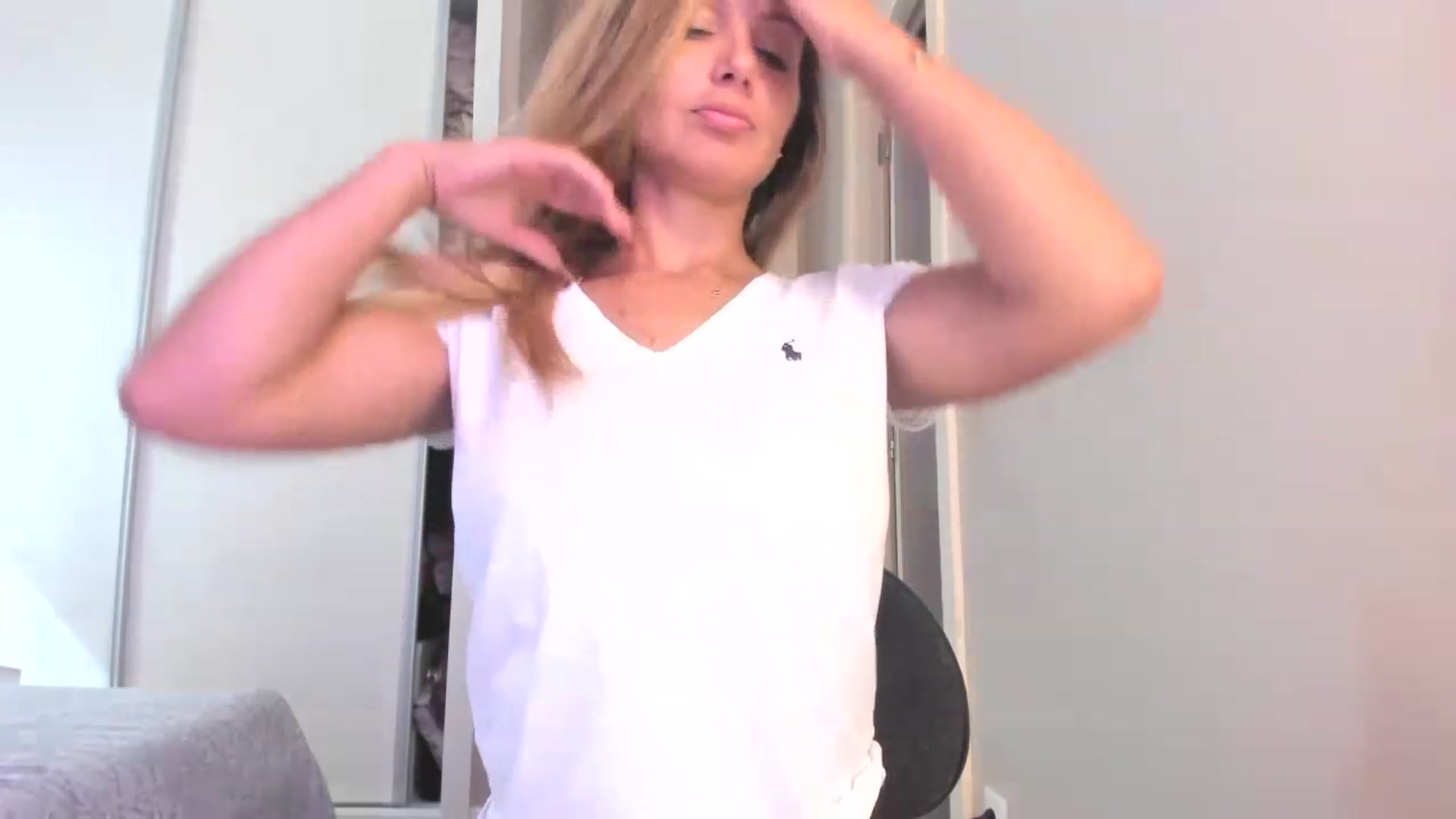 Gallery image thumbnail from SamantaRendon's myfreecams stream on, 05/12/2023, 18:44 image 16 of 20