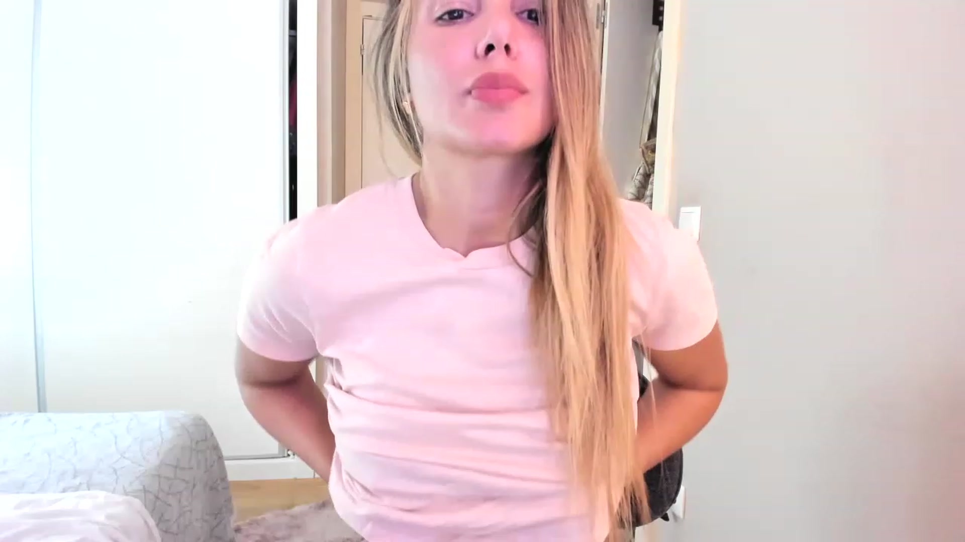Gallery image thumbnail from SamantaRendon's myfreecams stream on, 06/02/2023, 18:26 image 4 of 20