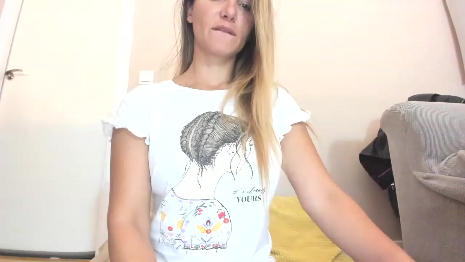 Gallery image thumbnail from SamantaRendon's myfreecams stream on, 06/14/2023, 22:27 image 16 of 20
