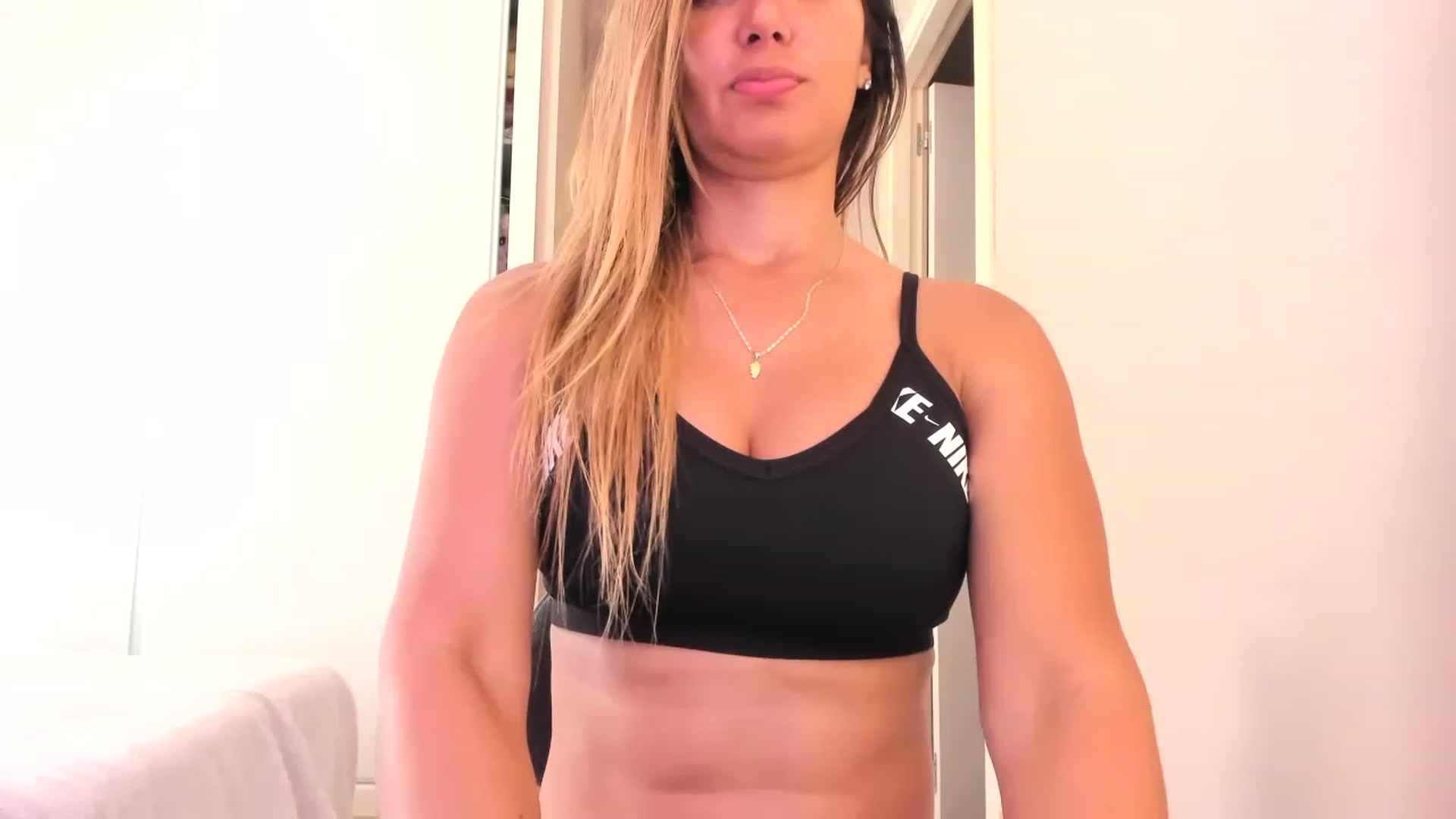 Gallery image thumbnail from SamantaRendon's myfreecams stream on, 06/18/2023, 15:17 image 4 of 20