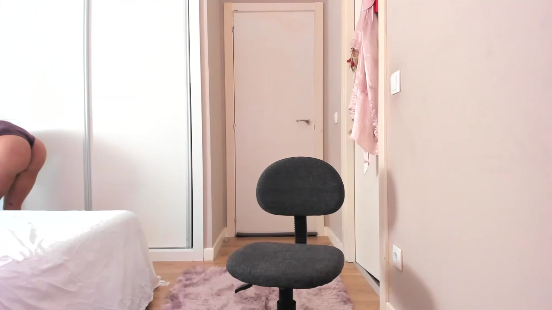 Gallery image thumbnail from SamantaRendon's myfreecams stream on, 06/25/2023, 15:06 image 6 of 20
