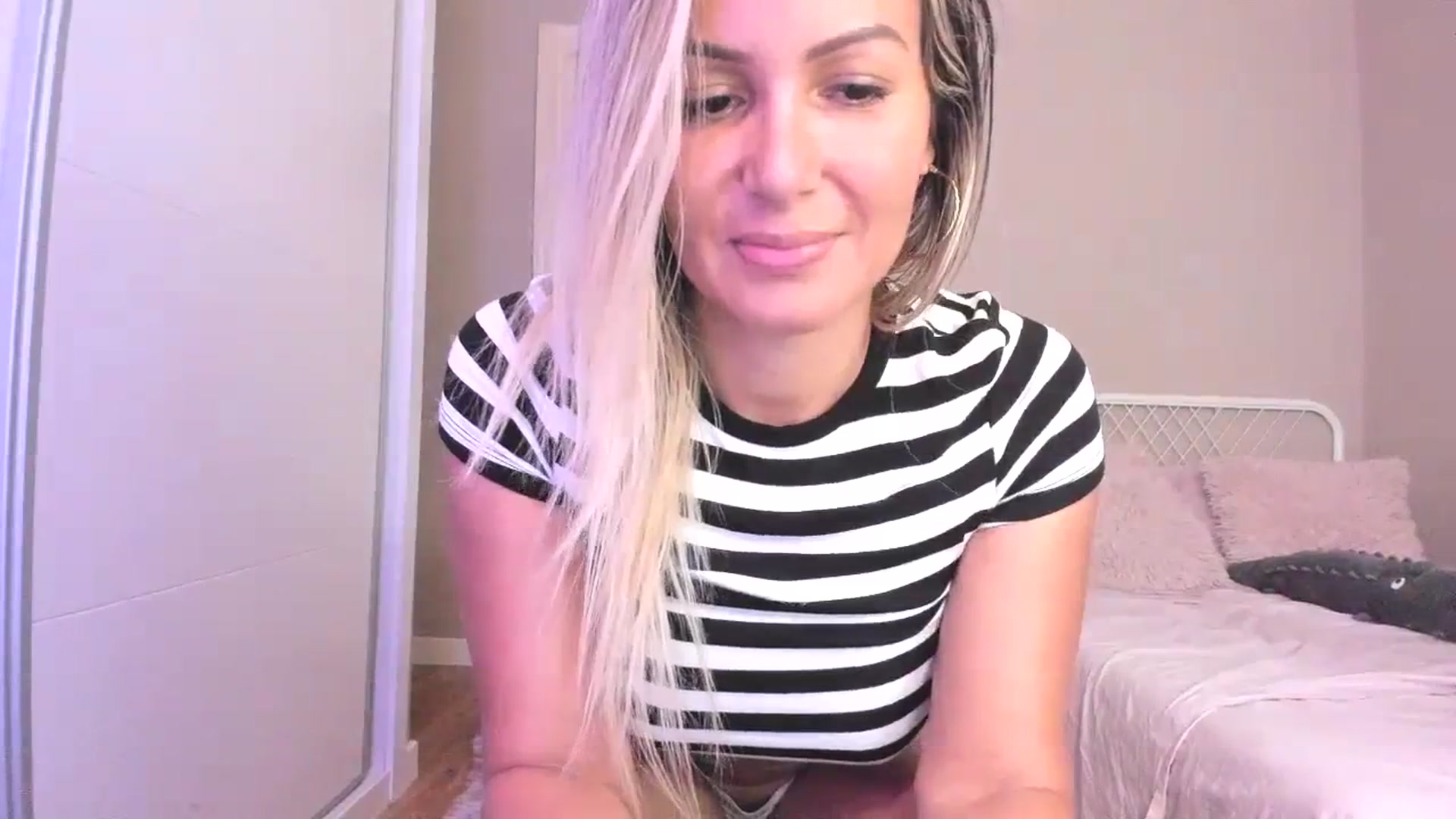 Gallery image thumbnail from SamantaRendon's myfreecams stream on, 09/16/2023, 15:23 image 17 of 20