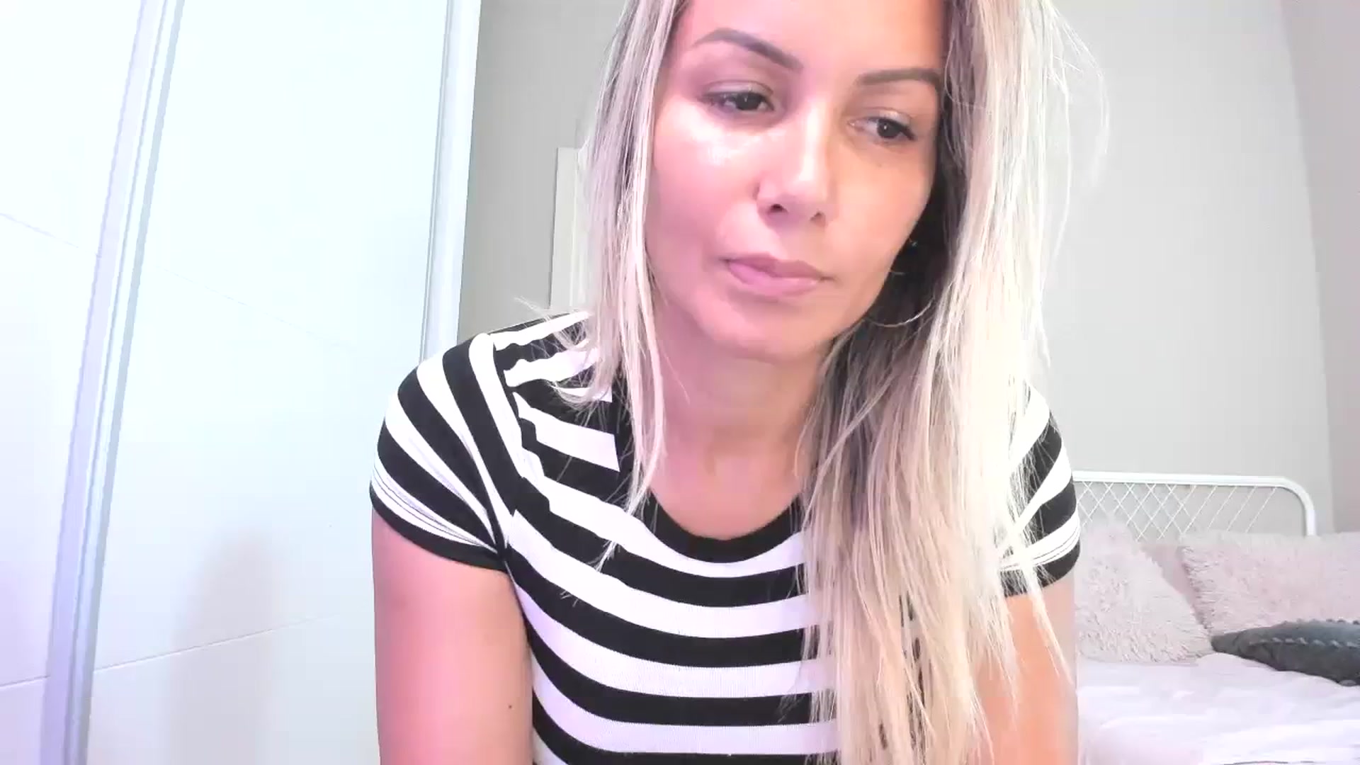 Gallery image thumbnail from SamantaRendon's myfreecams stream on, 09/16/2023, 16:01 image 1 of 20