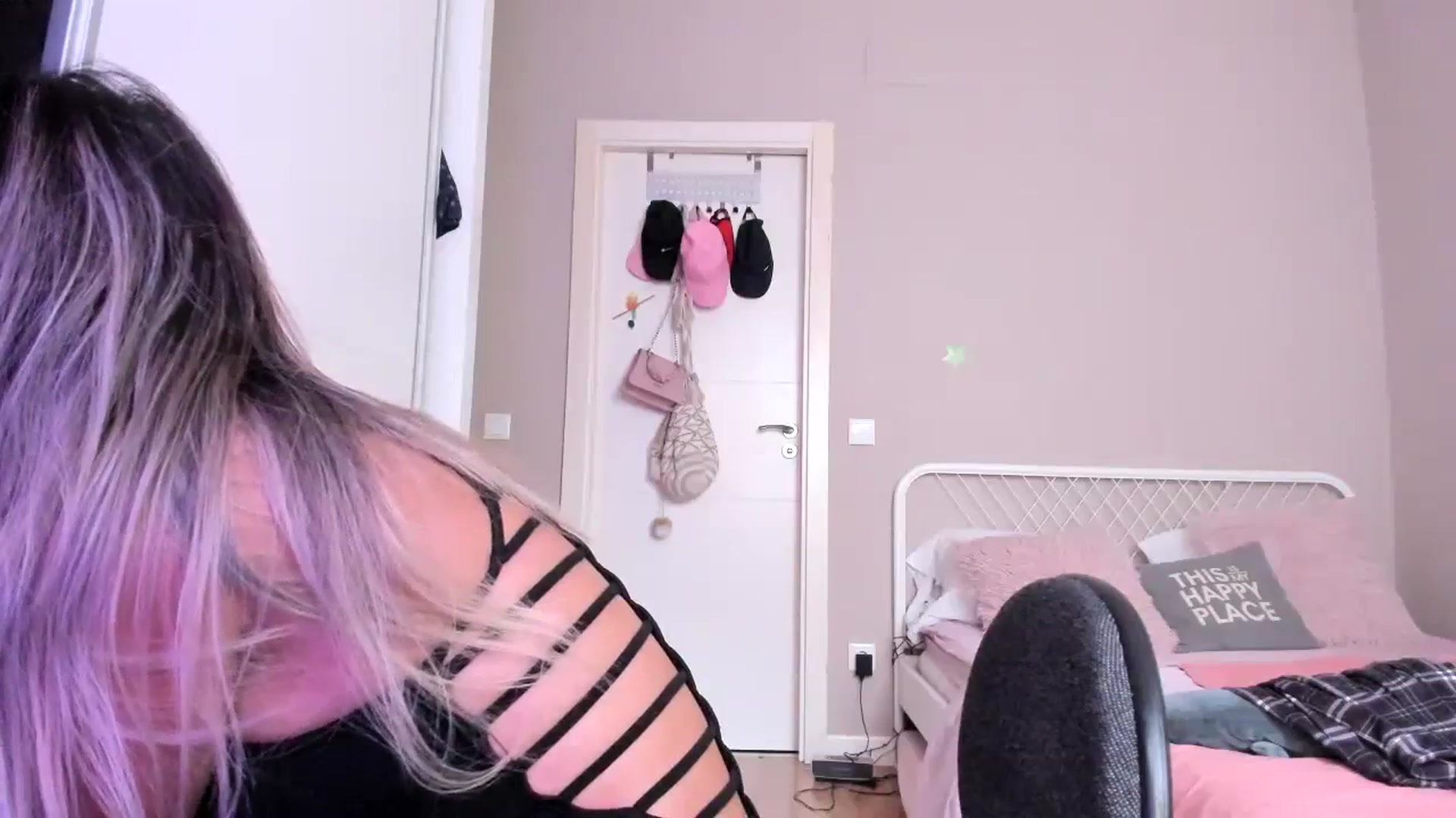 Gallery image thumbnail from SamantaRendon's myfreecams stream on, 11/04/2023, 14:56 image 20 of 20