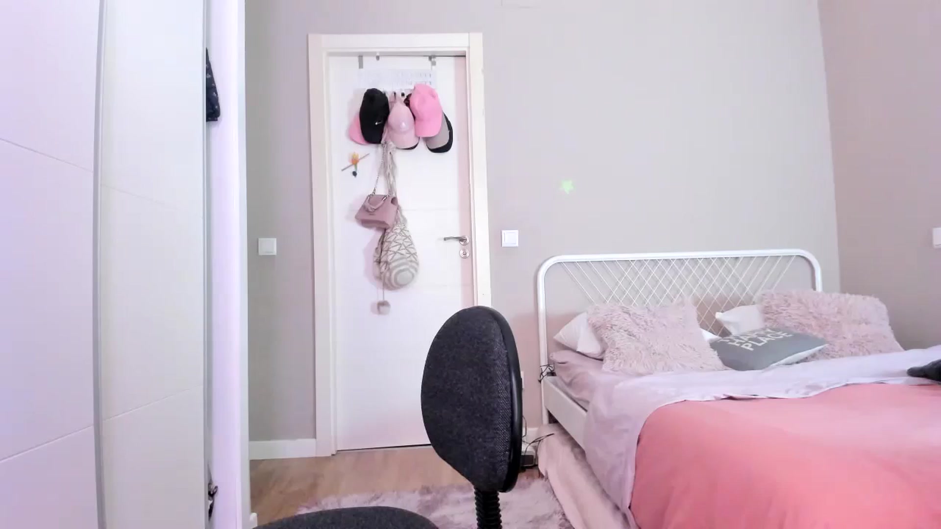 Gallery image thumbnail from SamantaRendon's myfreecams stream on, 11/05/2023, 18:56 image 8 of 20