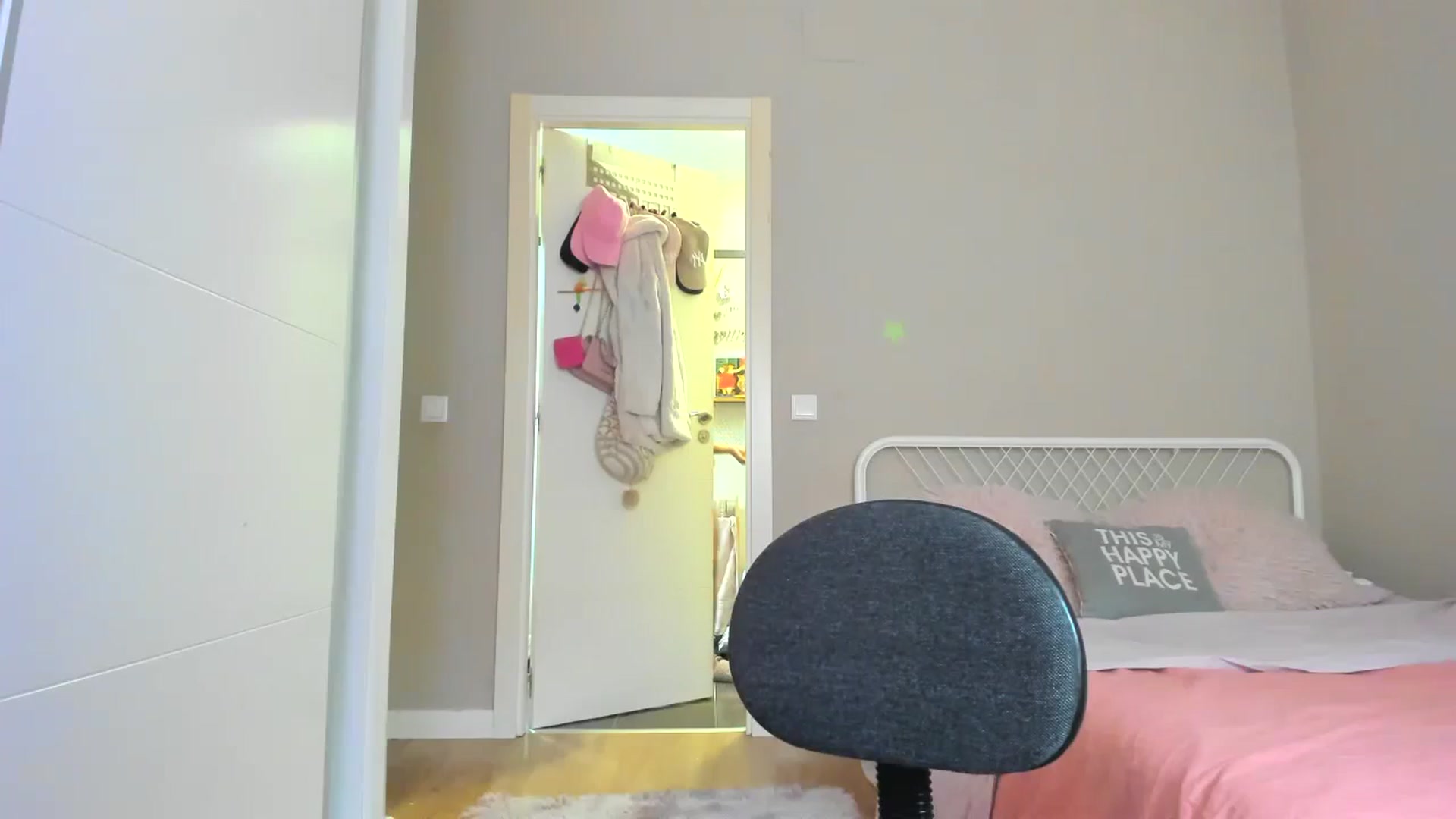 Gallery image thumbnail from SamantaRendon's myfreecams stream on, 12/26/2023, 11:05 image 18 of 20