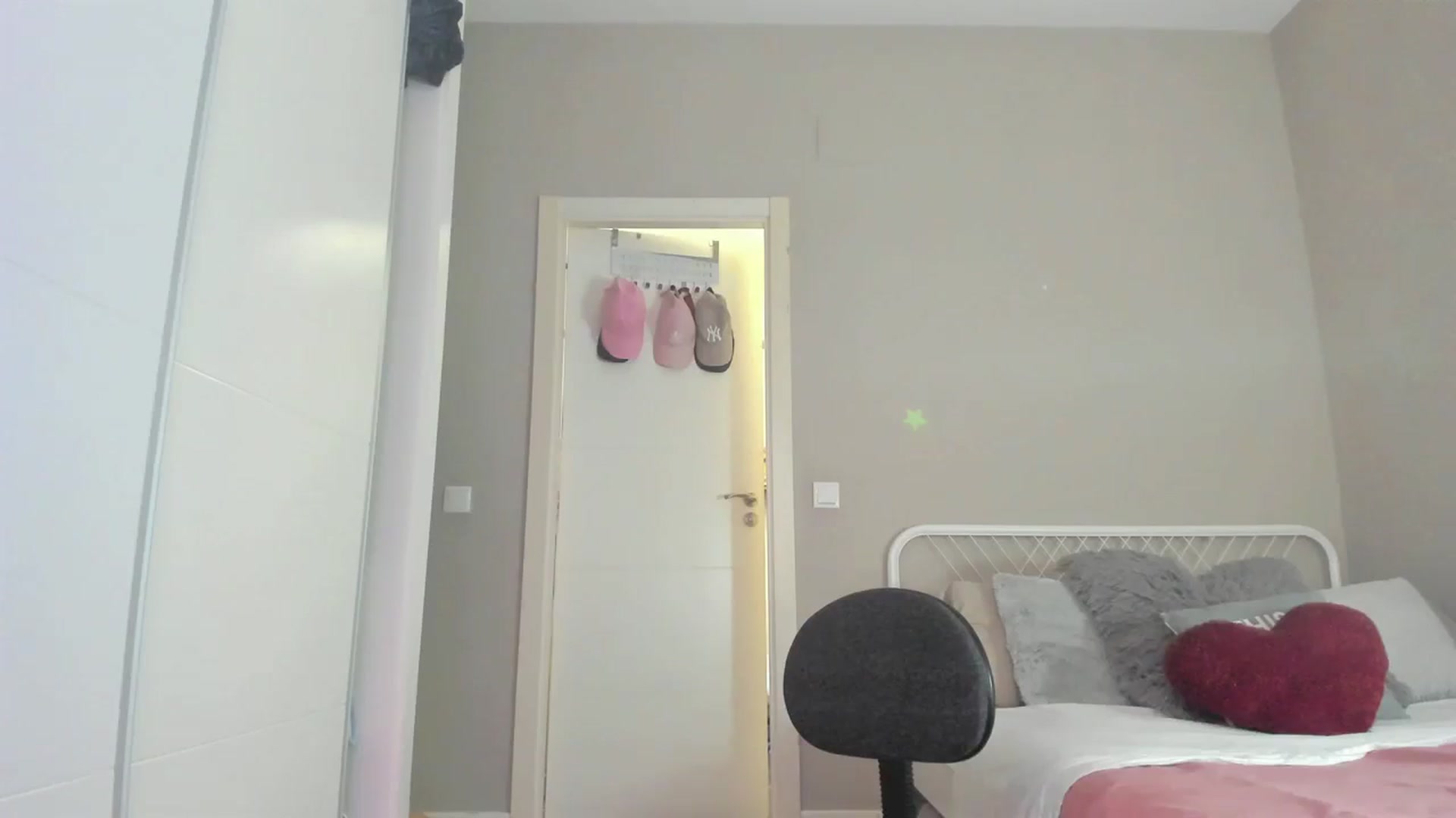 Gallery image thumbnail from SamantaRendon's myfreecams stream on, 01/07/2024, 17:30 image 3 of 20
