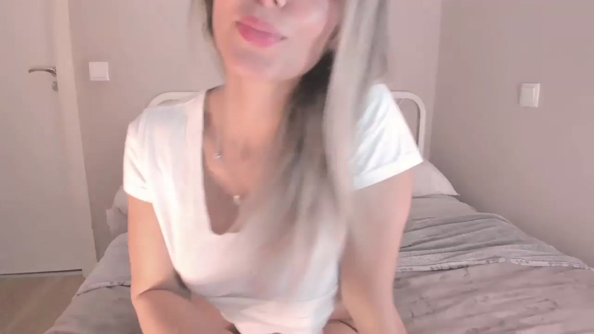 Gallery image thumbnail from SamantaRendon's myfreecams stream on, 02/11/2024, 15:21 image 16 of 20