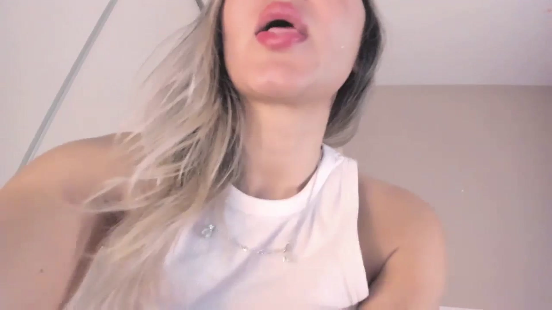 Gallery image thumbnail from SamantaRendon's myfreecams stream on, 02/16/2024, 01:41 image 14 of 20