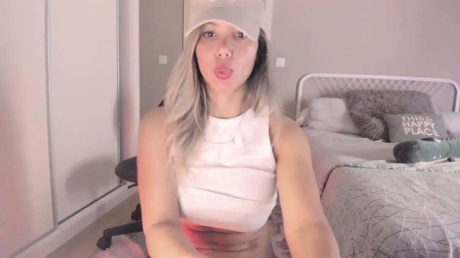 Gallery image thumbnail from SamantaRendon's myfreecams stream on, 02/16/2024, 01:41 image 5 of 20