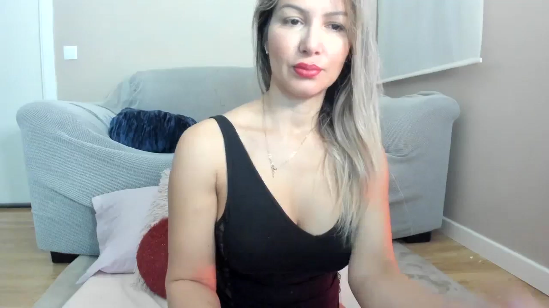 Gallery image thumbnail from SamantaRendon's myfreecams stream on, 02/21/2024, 02:49 image 2 of 20