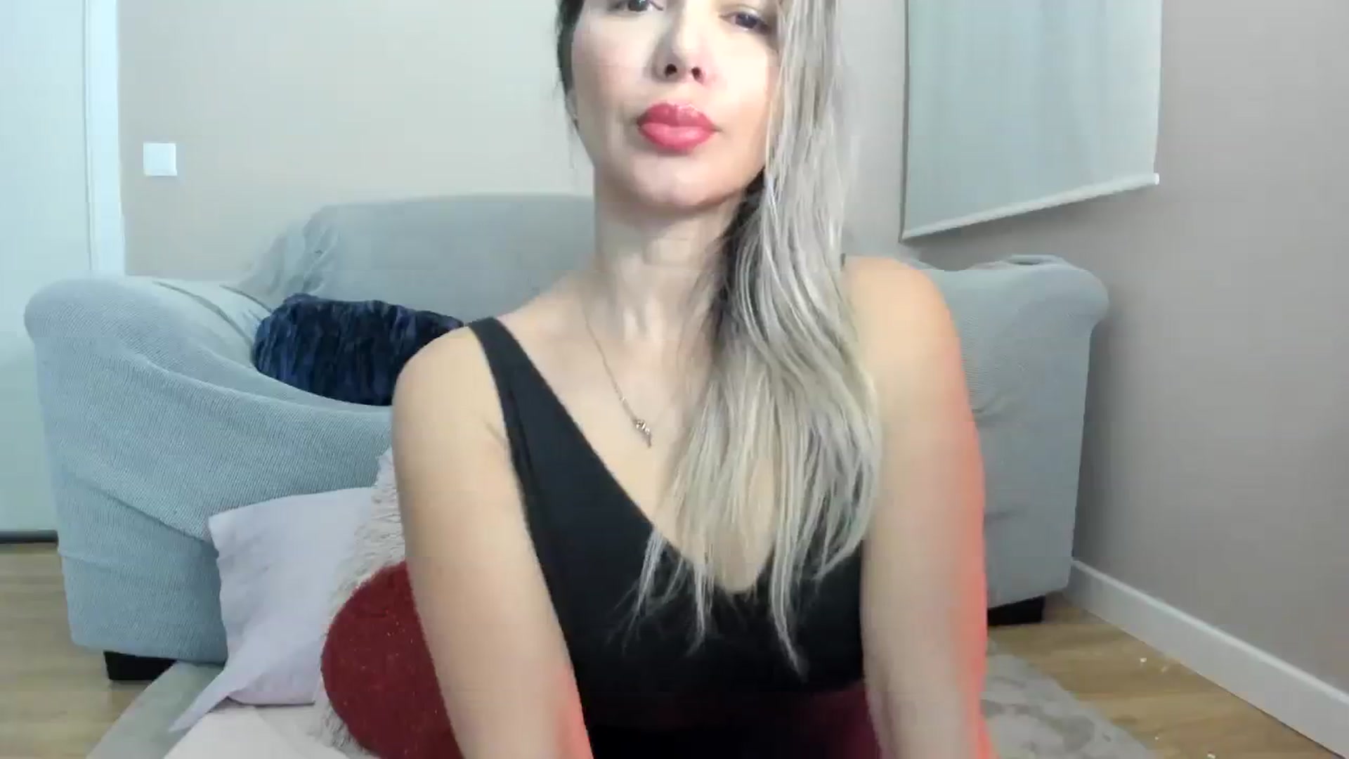 Gallery image thumbnail from SamantaRendon's myfreecams stream on, 02/21/2024, 02:49 image 5 of 20